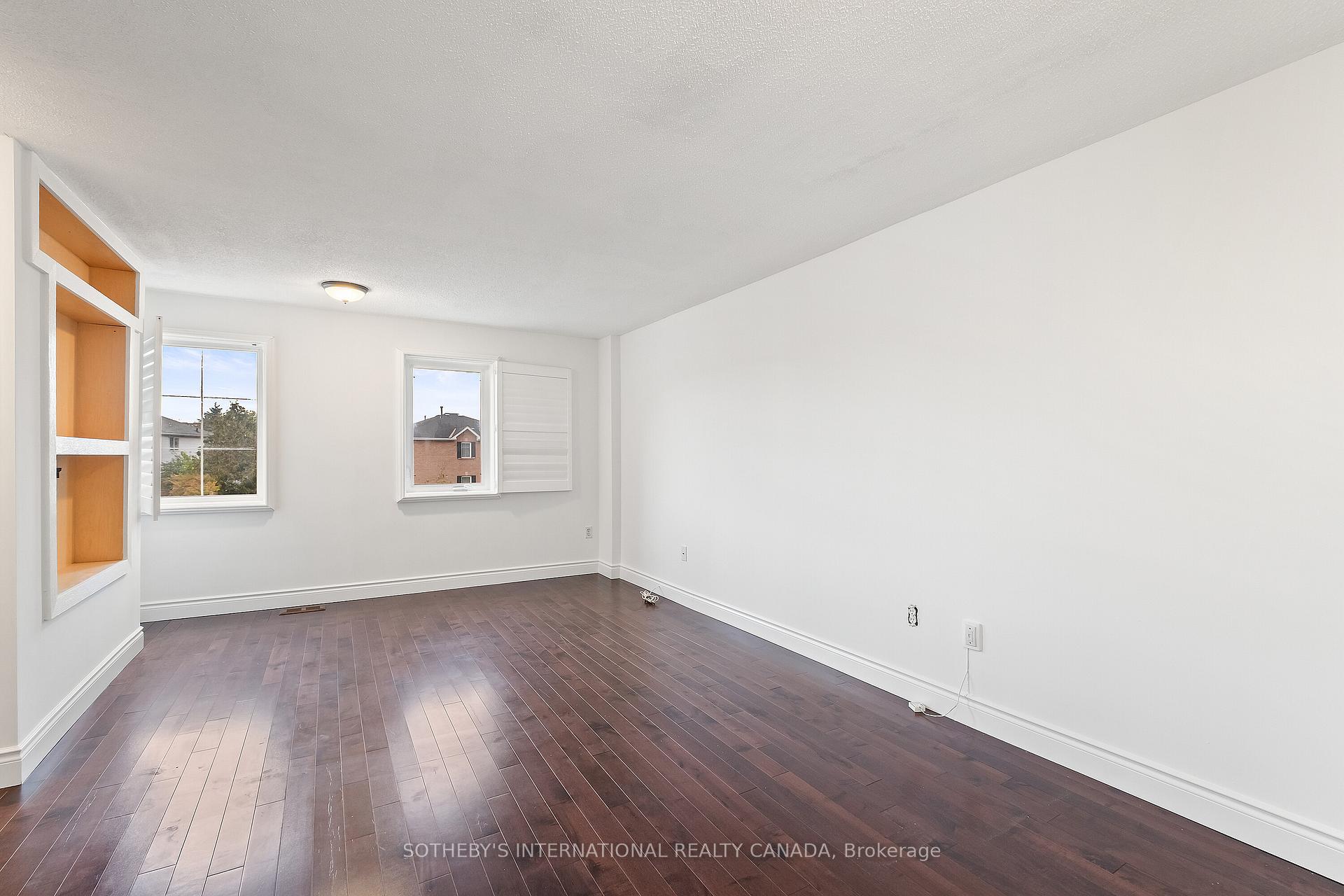 3631 Cherrington Crescent