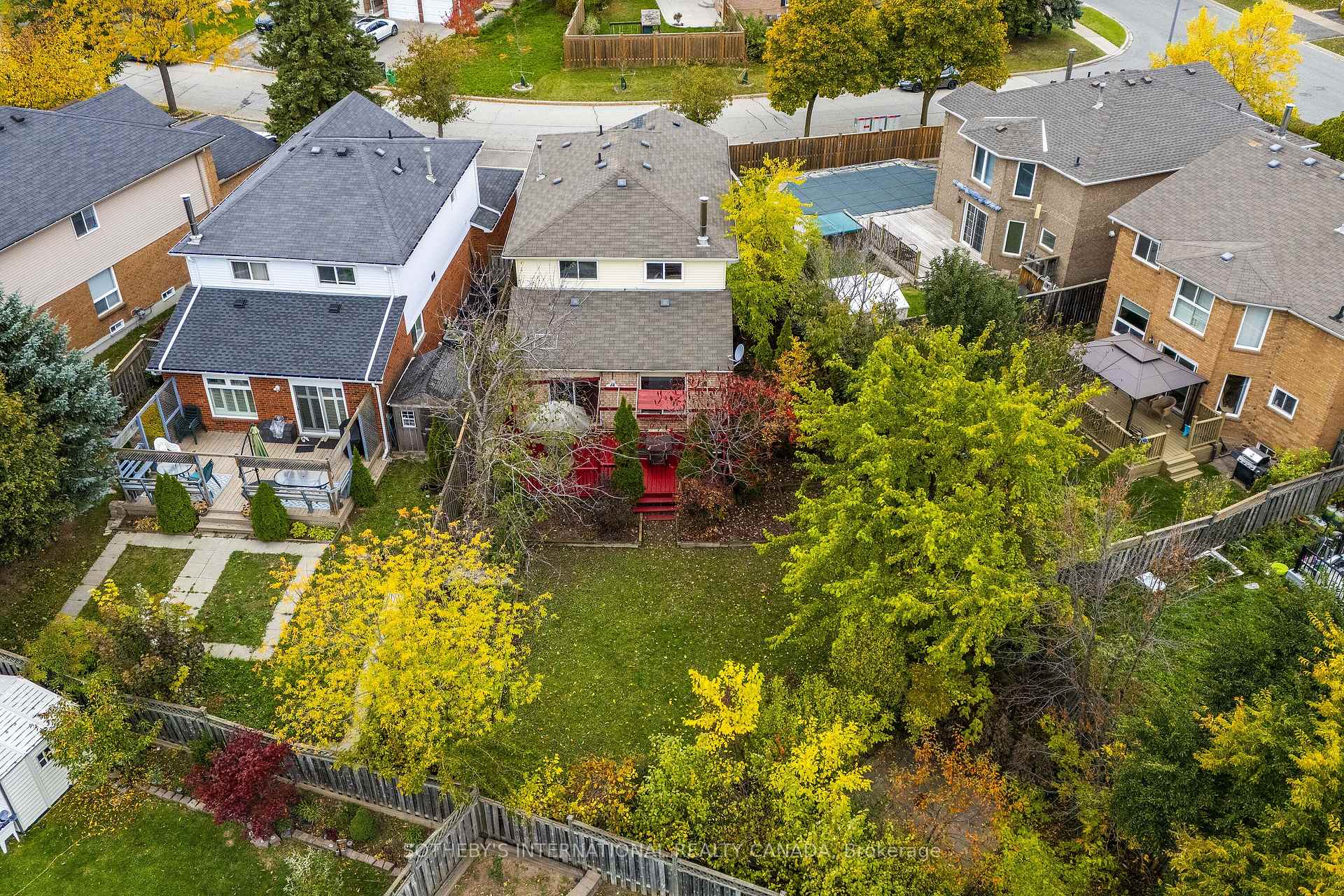 3631 Cherrington Crescent
