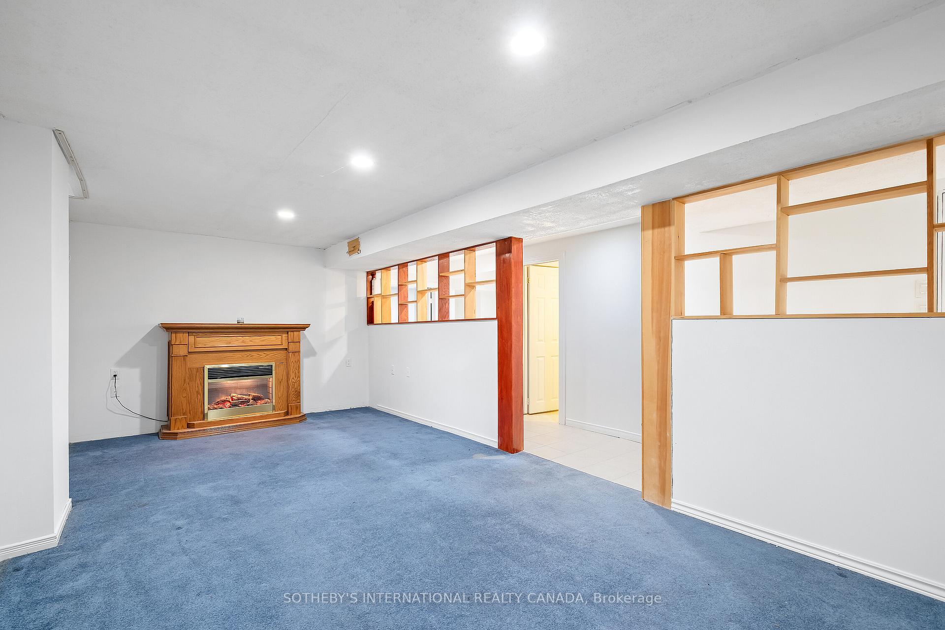 3631 Cherrington Crescent