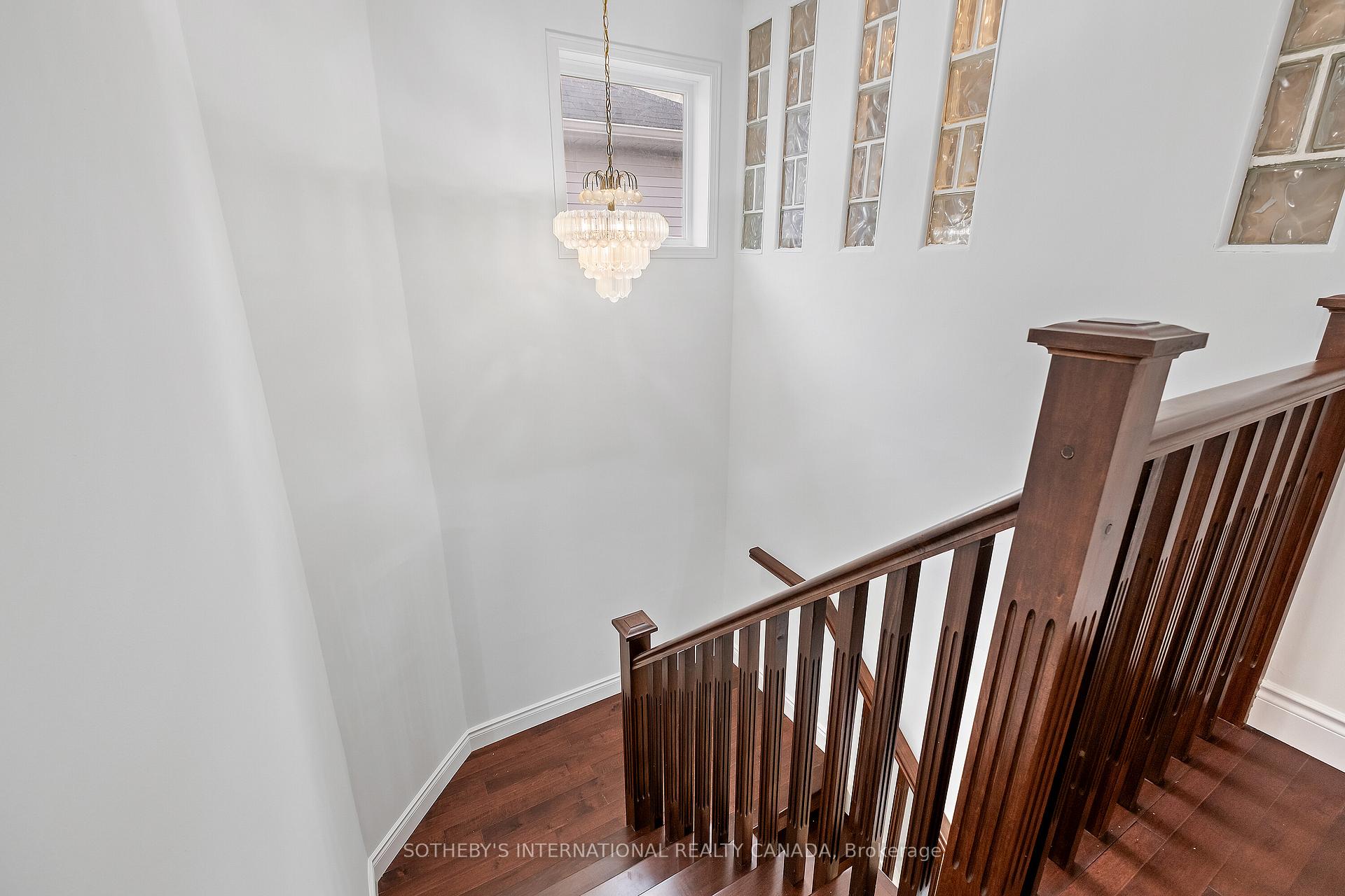 3631 Cherrington Crescent