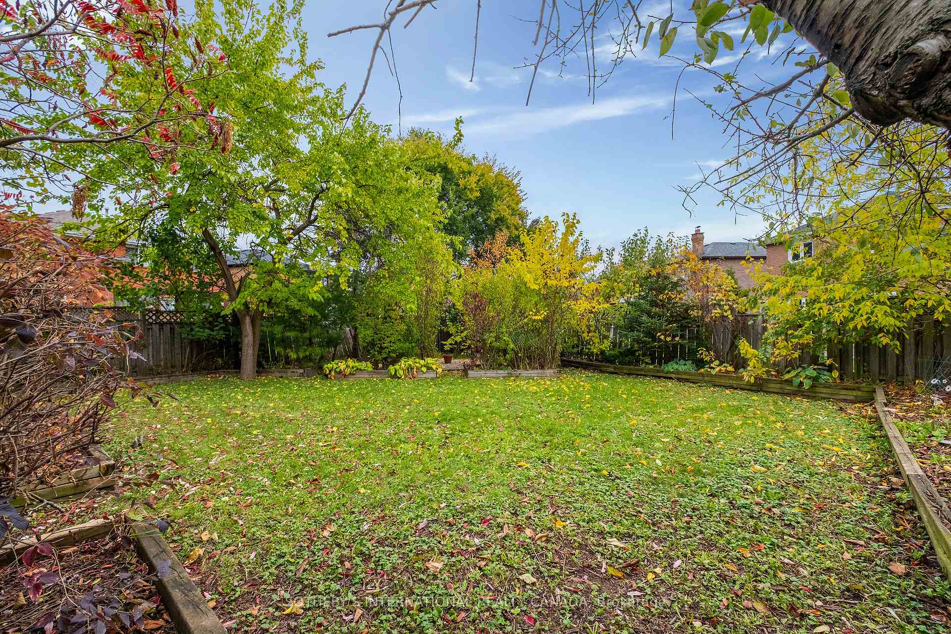 3631 Cherrington Crescent