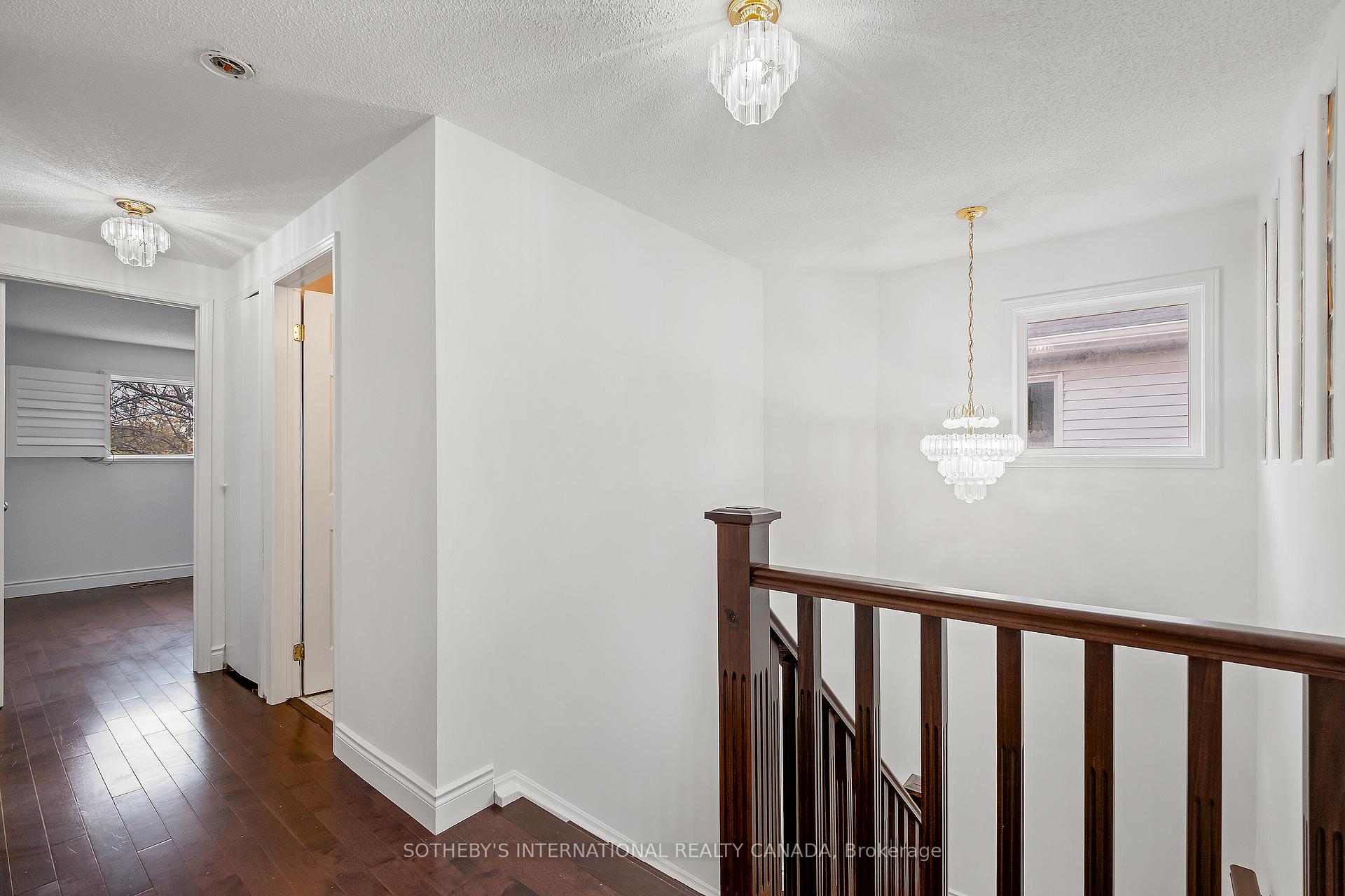 3631 Cherrington Crescent