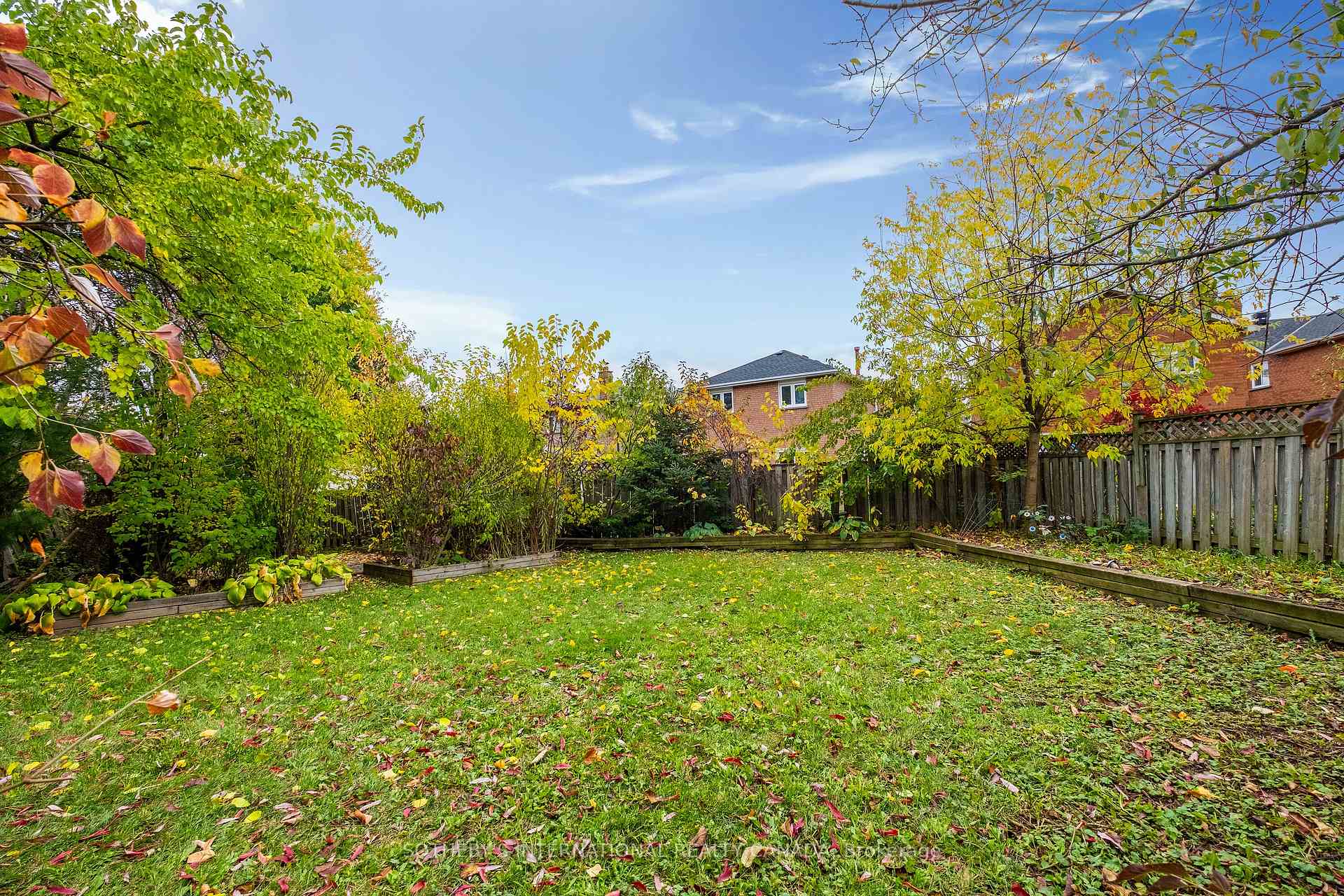 3631 Cherrington Crescent
