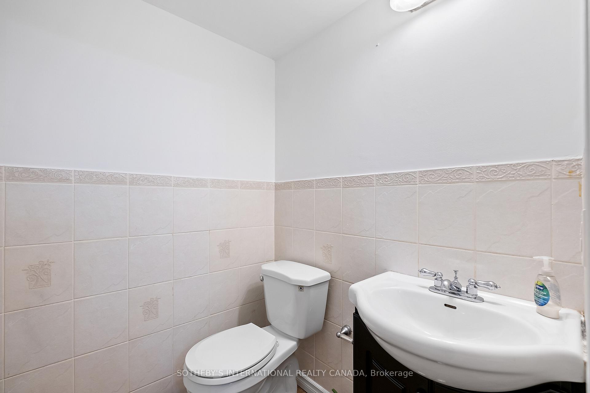 3631 Cherrington Crescent