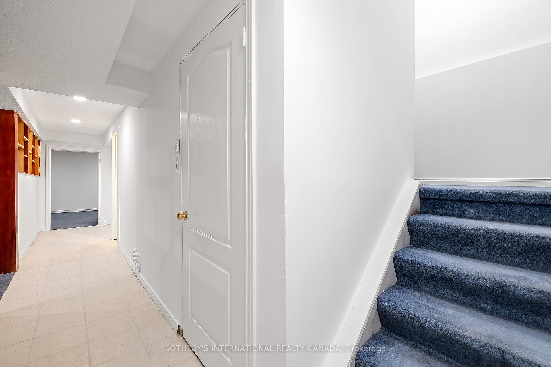 3631 Cherrington Crescent