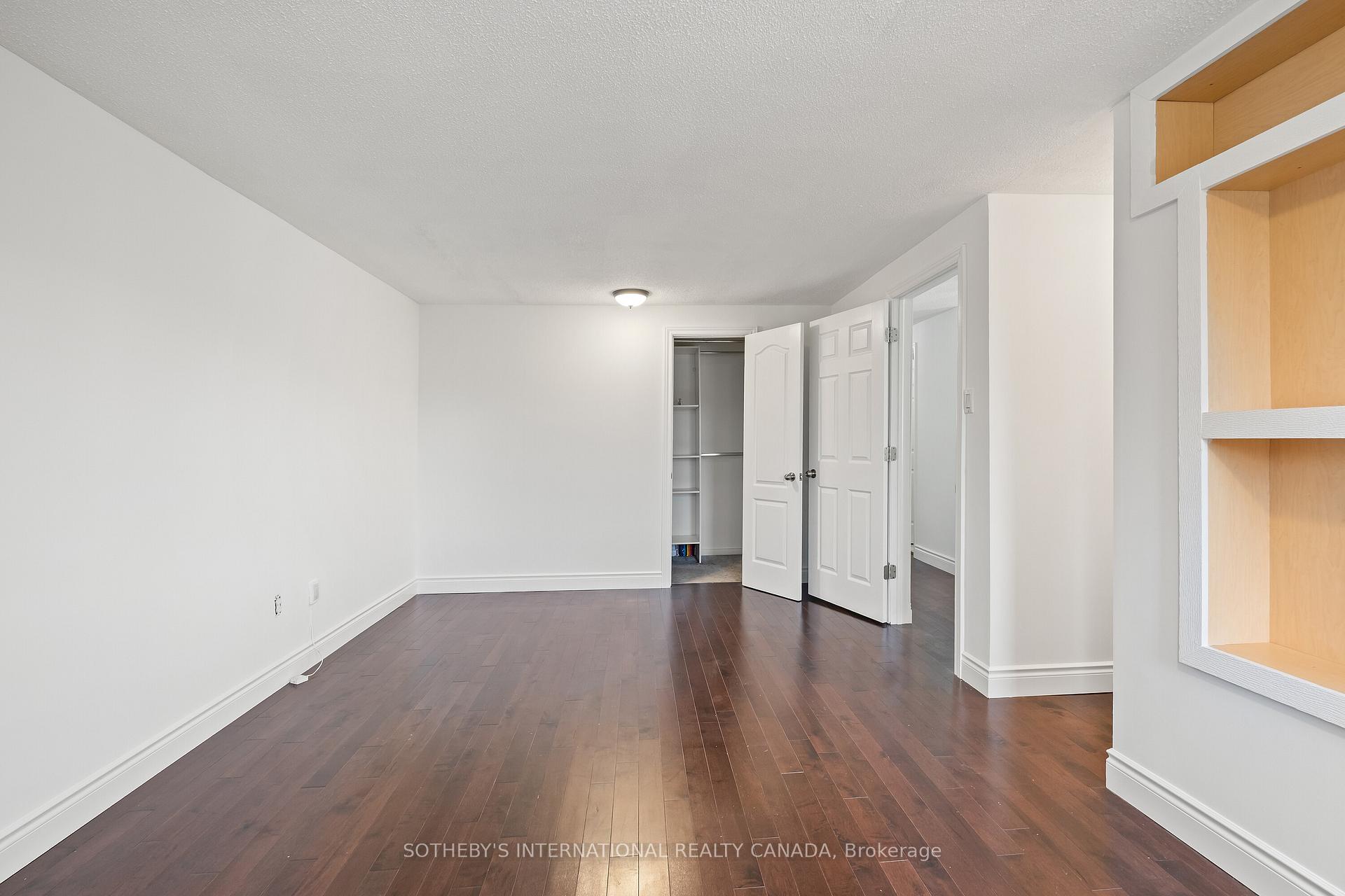 3631 Cherrington Crescent