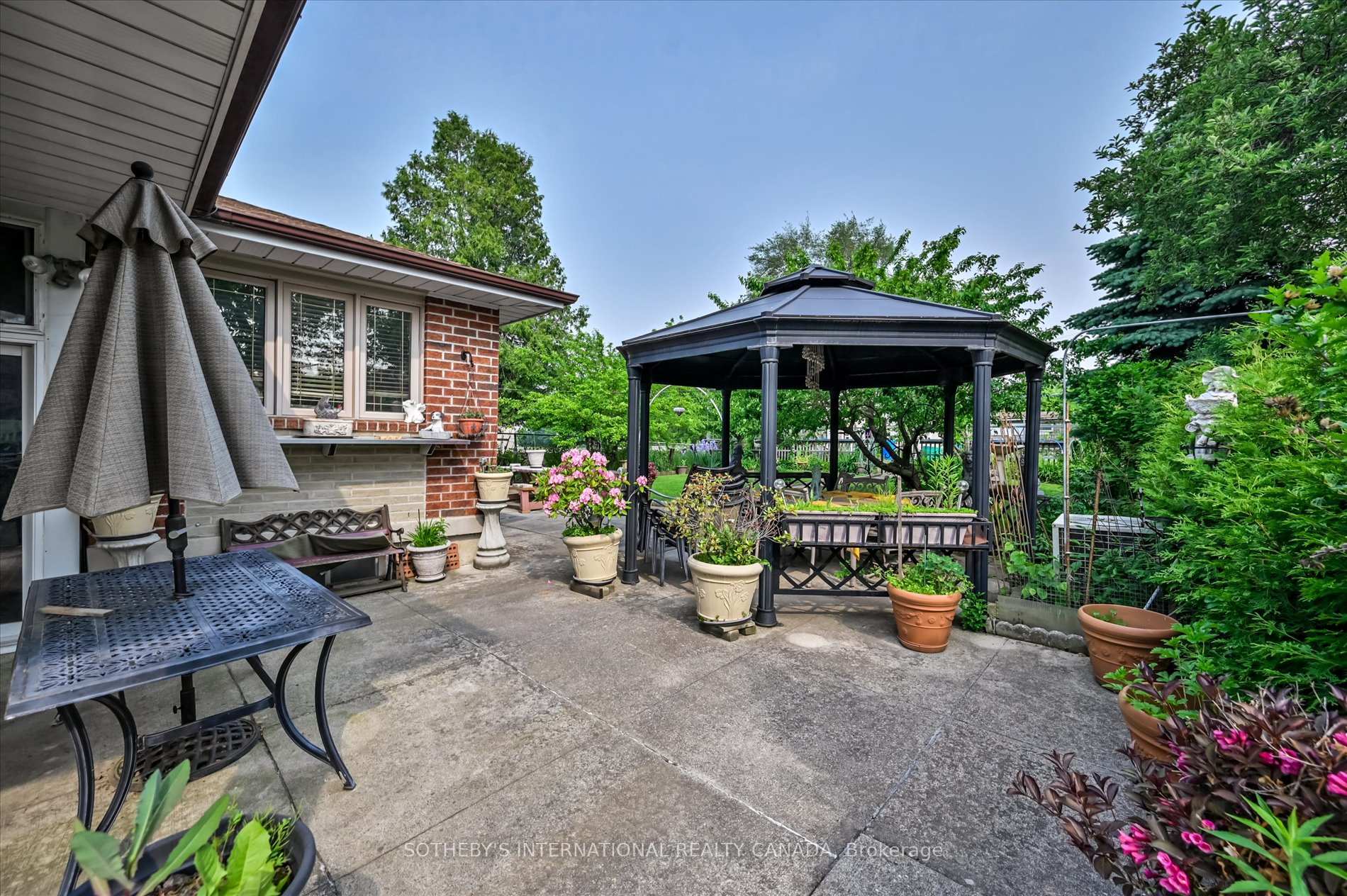 502 Queens Drive