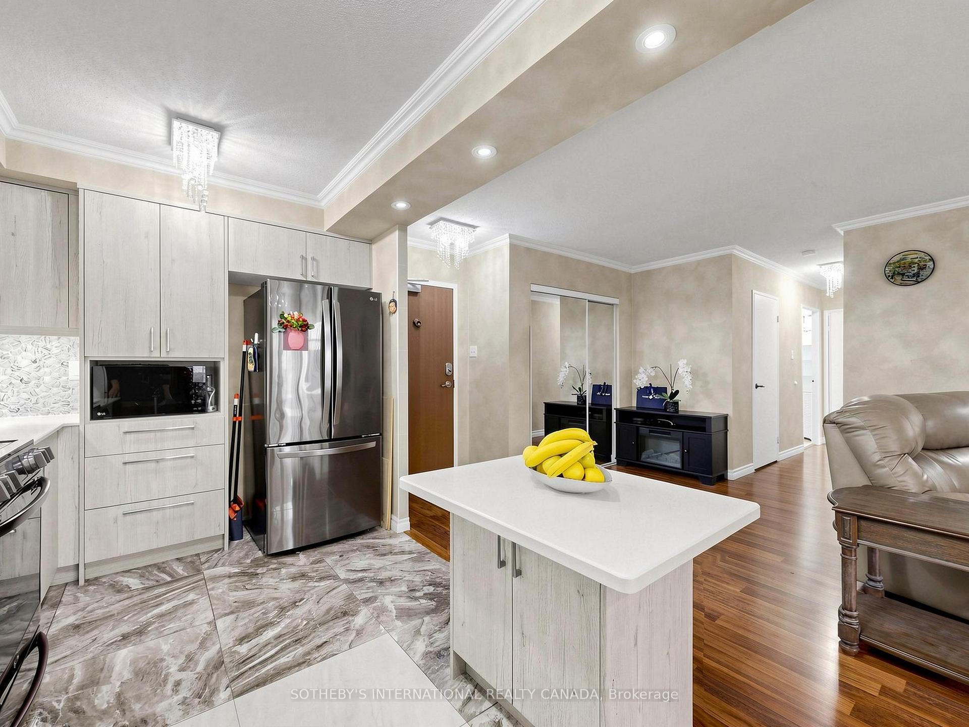135 Marlee Avenue 403