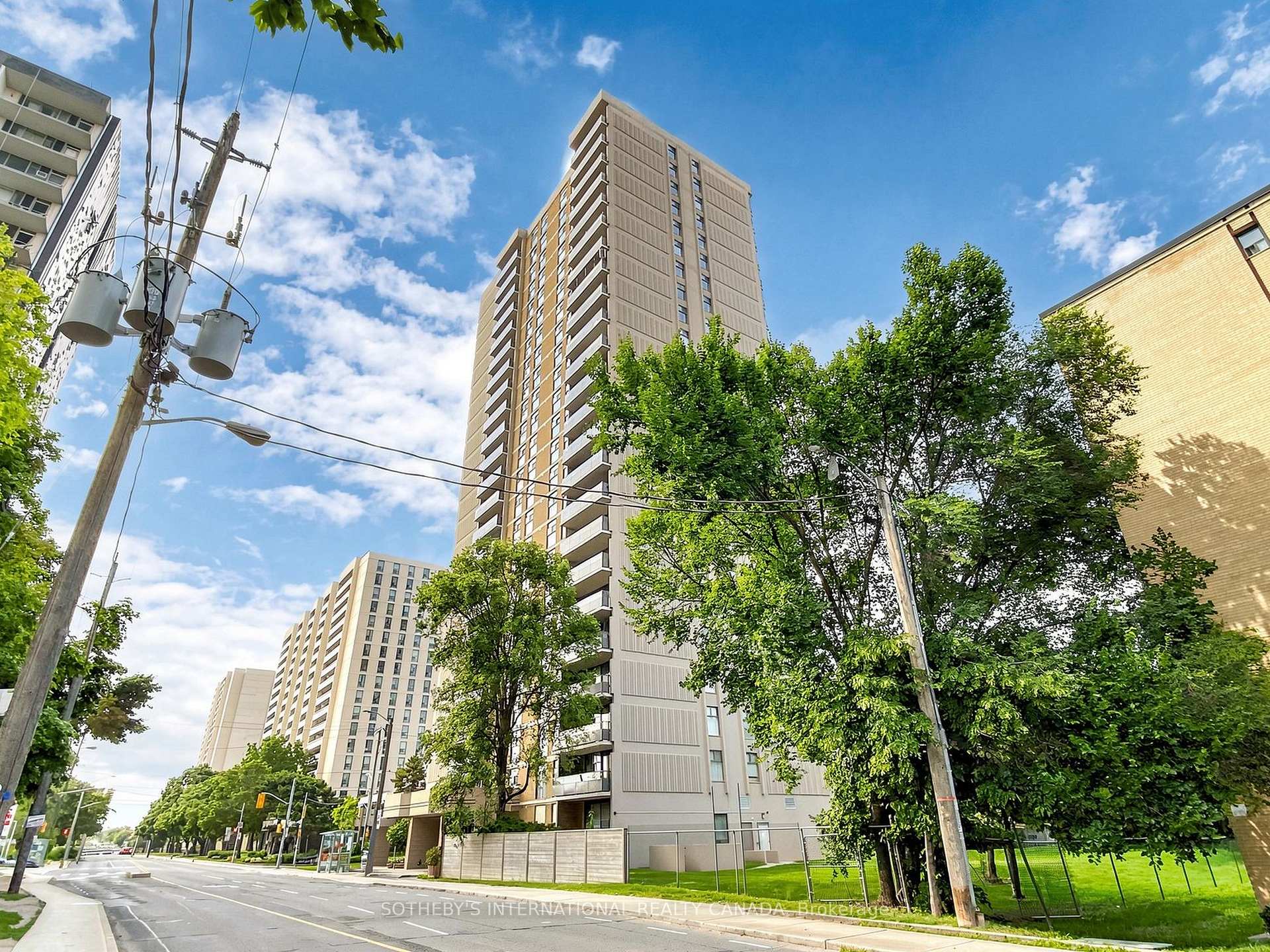 135 Marlee Avenue 403