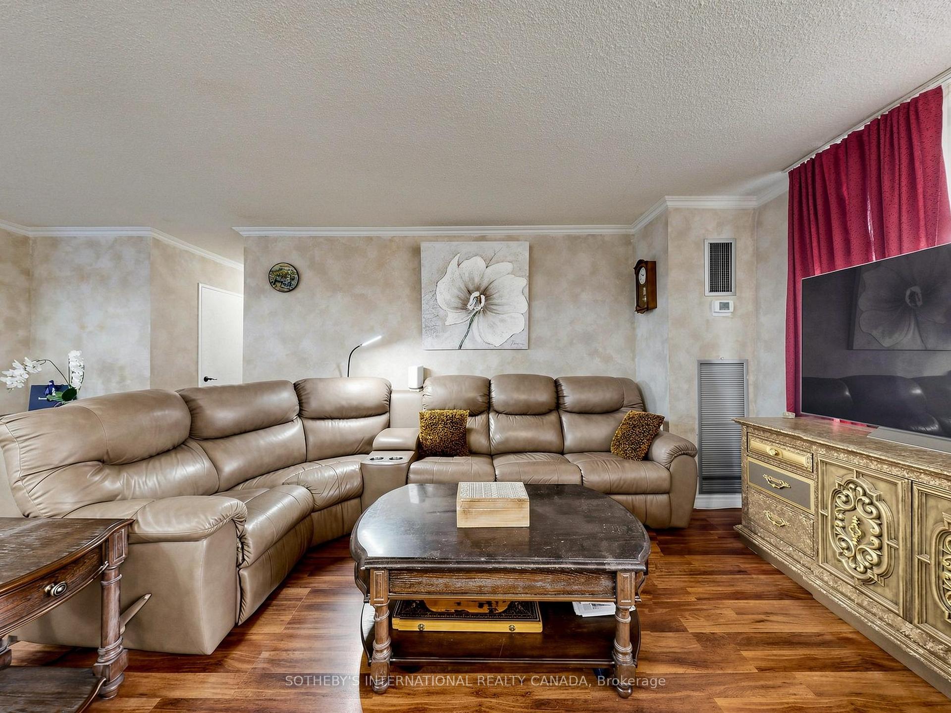 135 Marlee Avenue 403