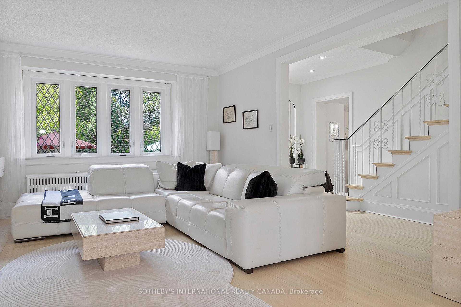 4009 Bloor Street W