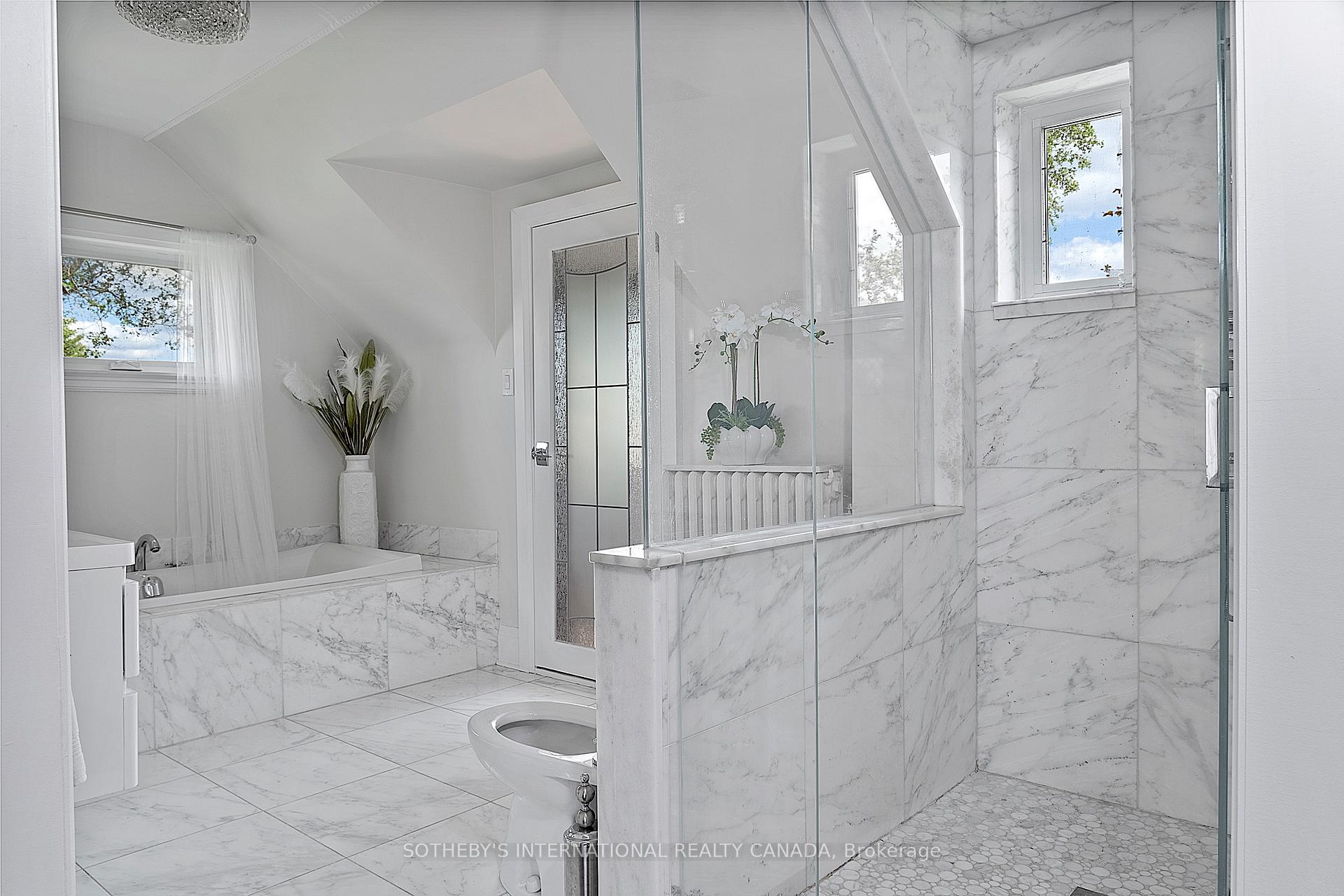 4009 Bloor Street W