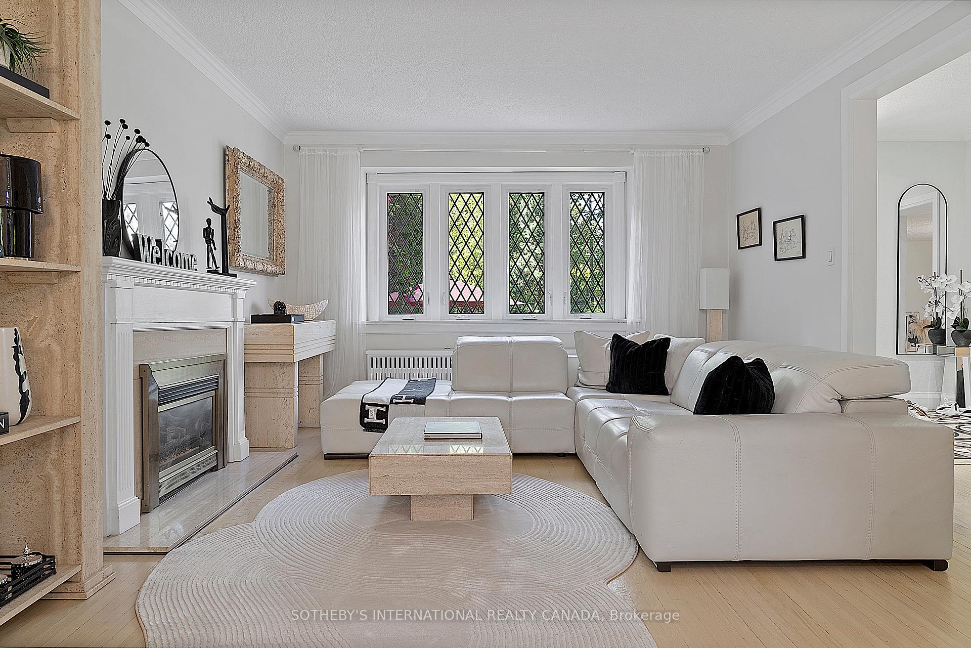 4009 Bloor Street W