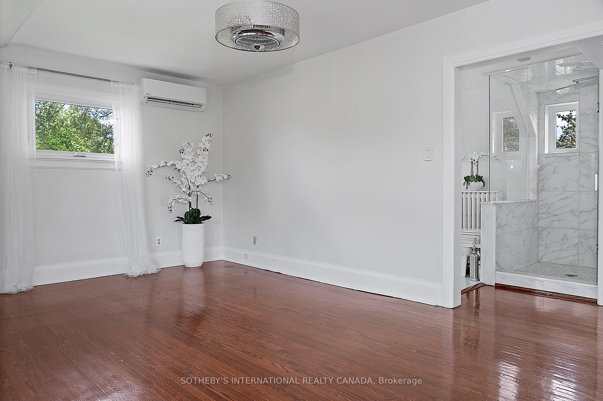 4009 Bloor Street W