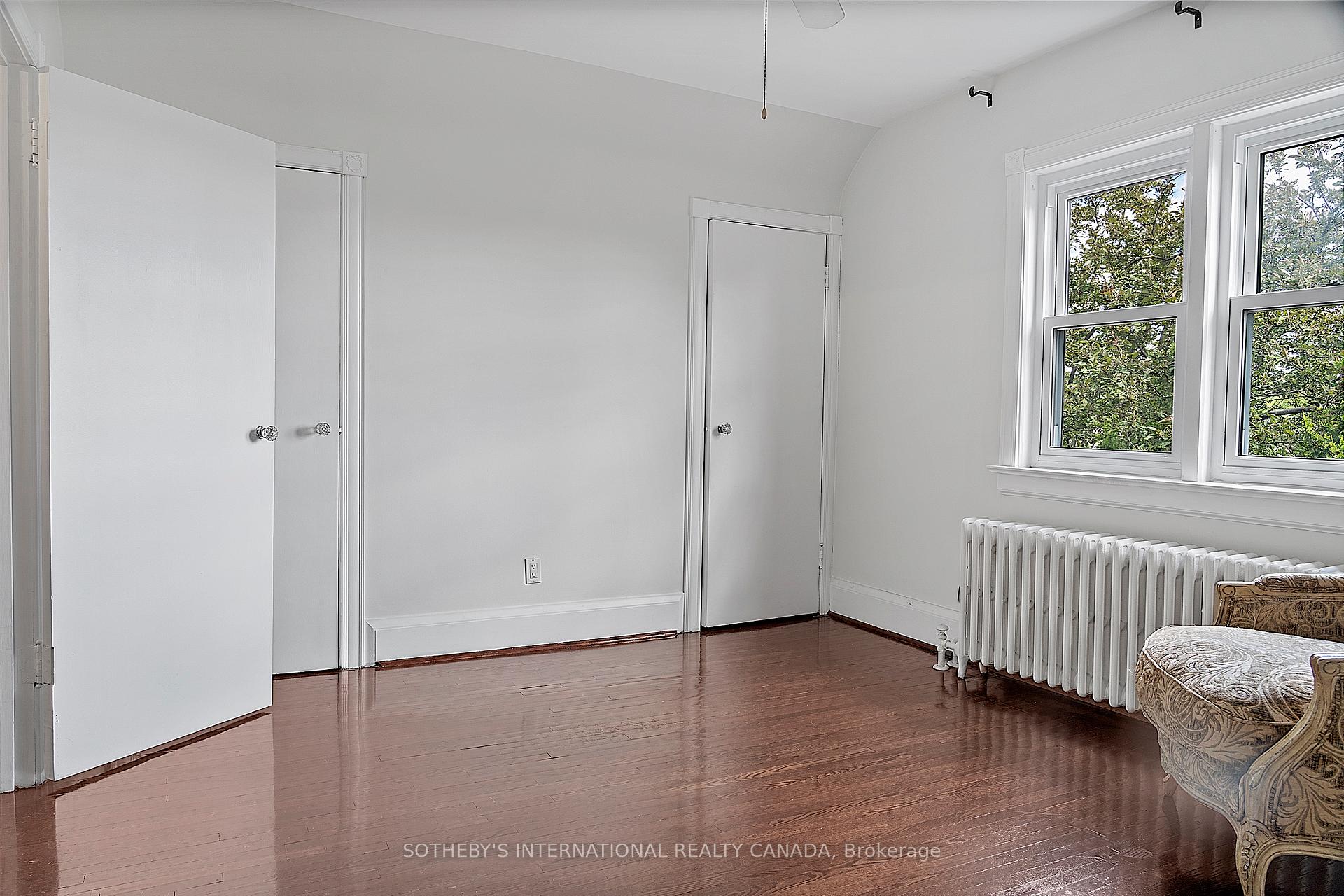 4009 Bloor Street W