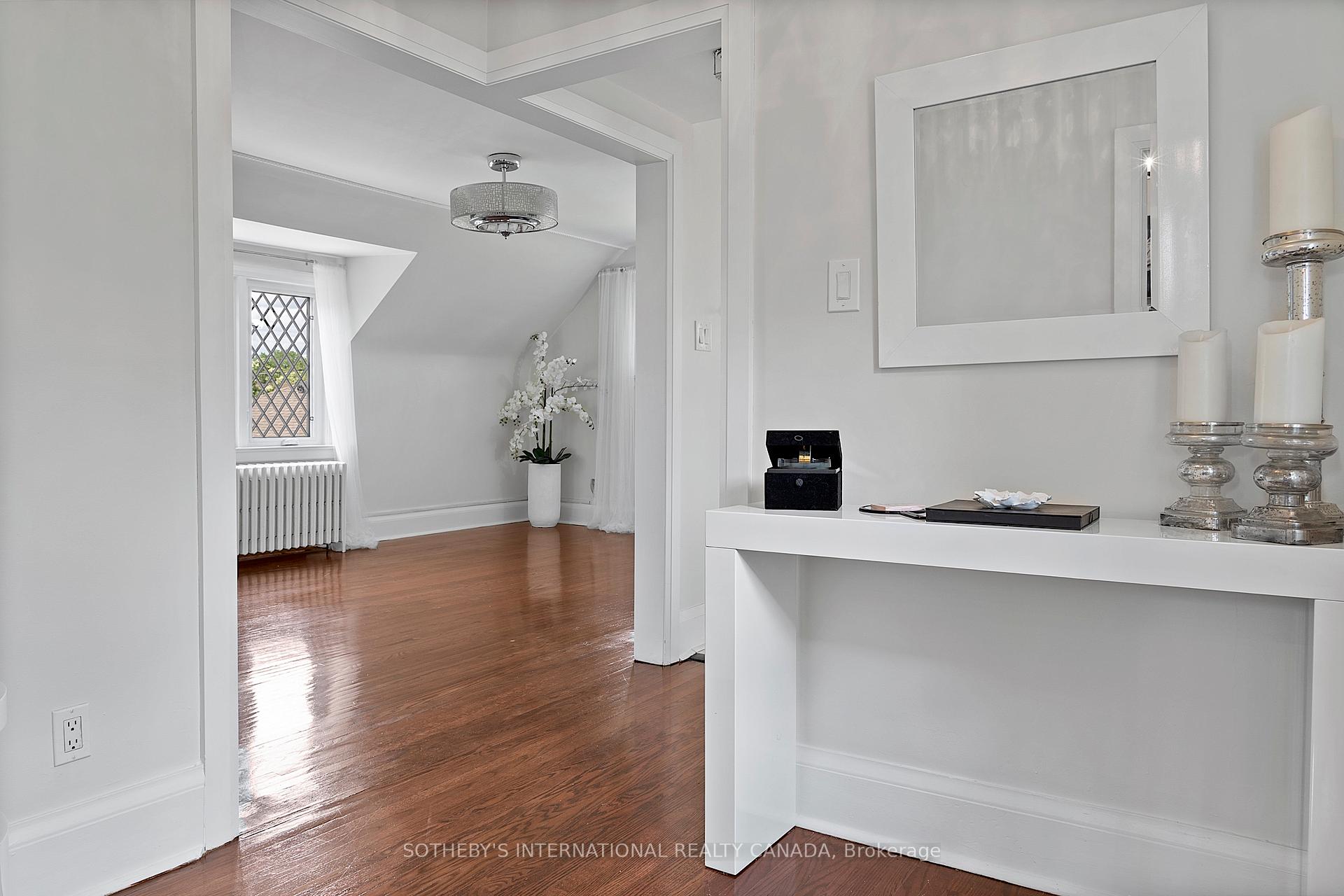 4009 Bloor Street W