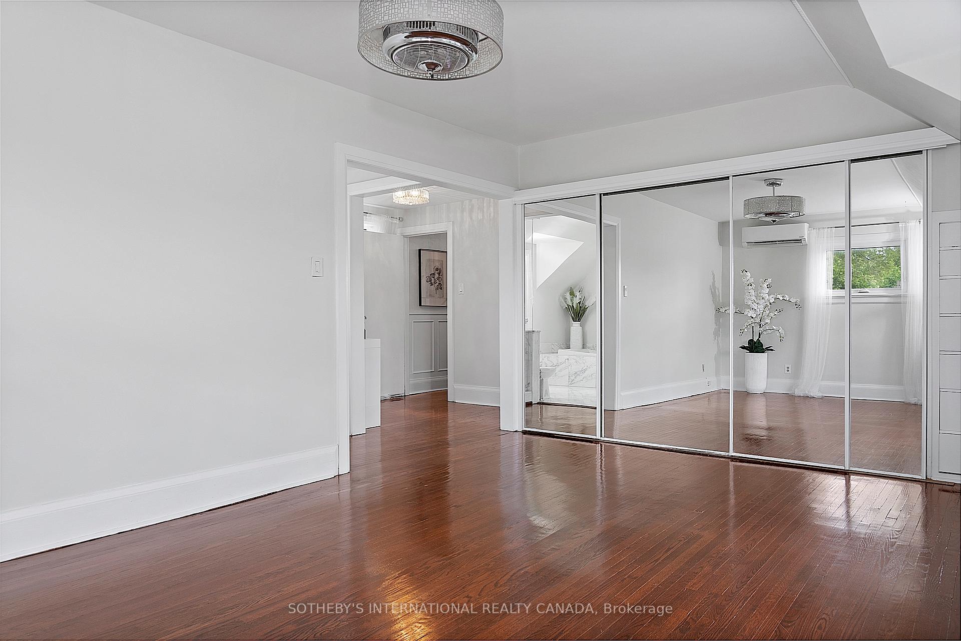 4009 Bloor Street W