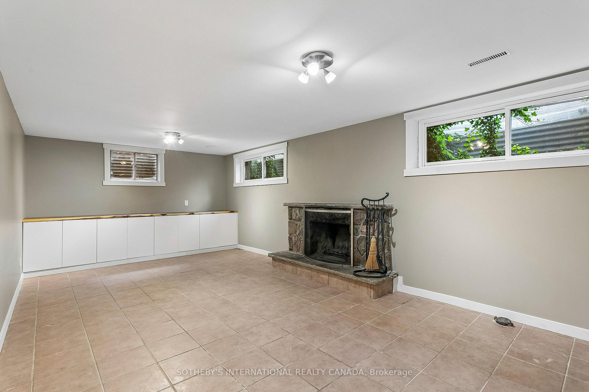 35 Shadwick Drive