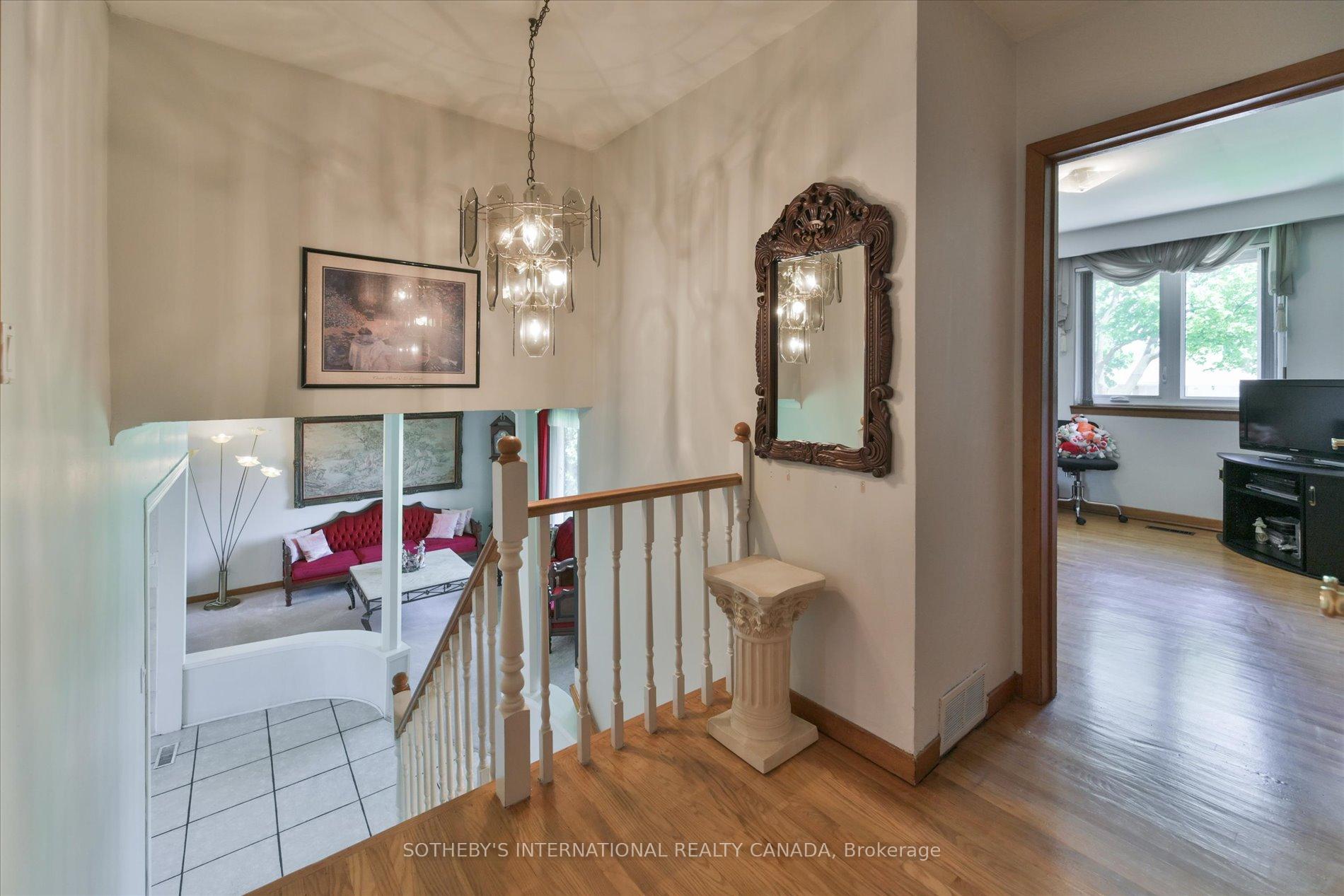 283 Derrydown Road, Toronto