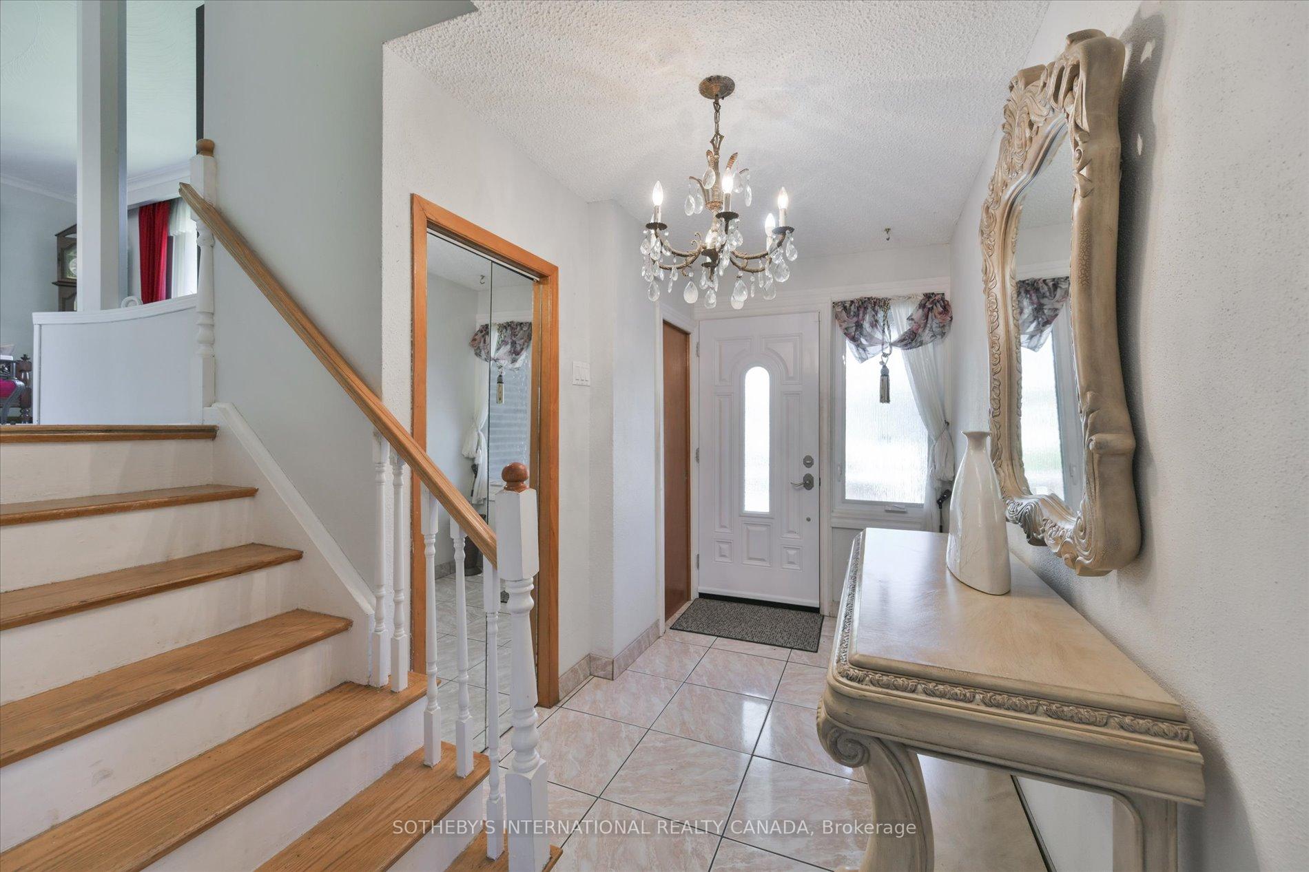 283 Derrydown Road, Toronto