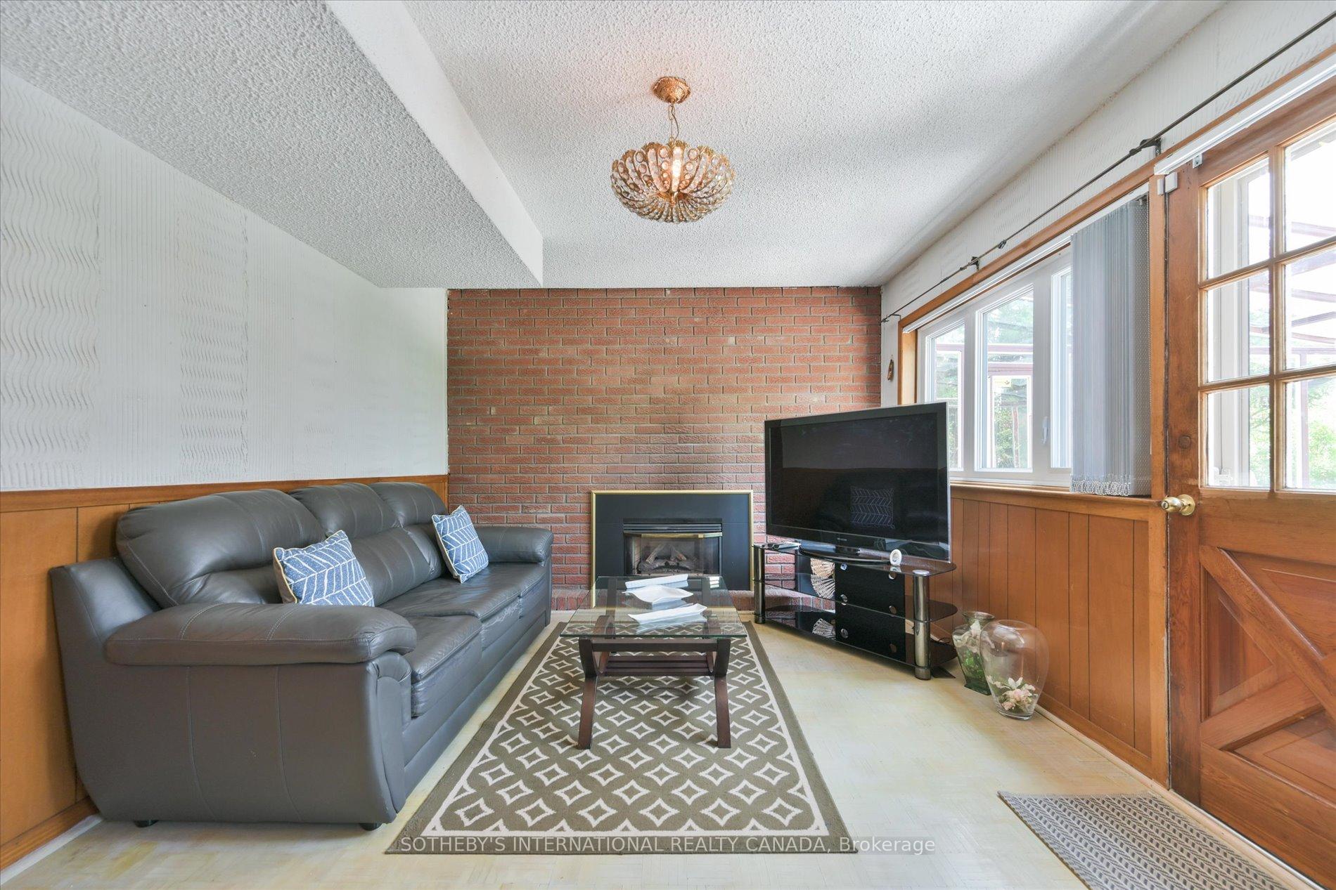 283 Derrydown Road, Toronto