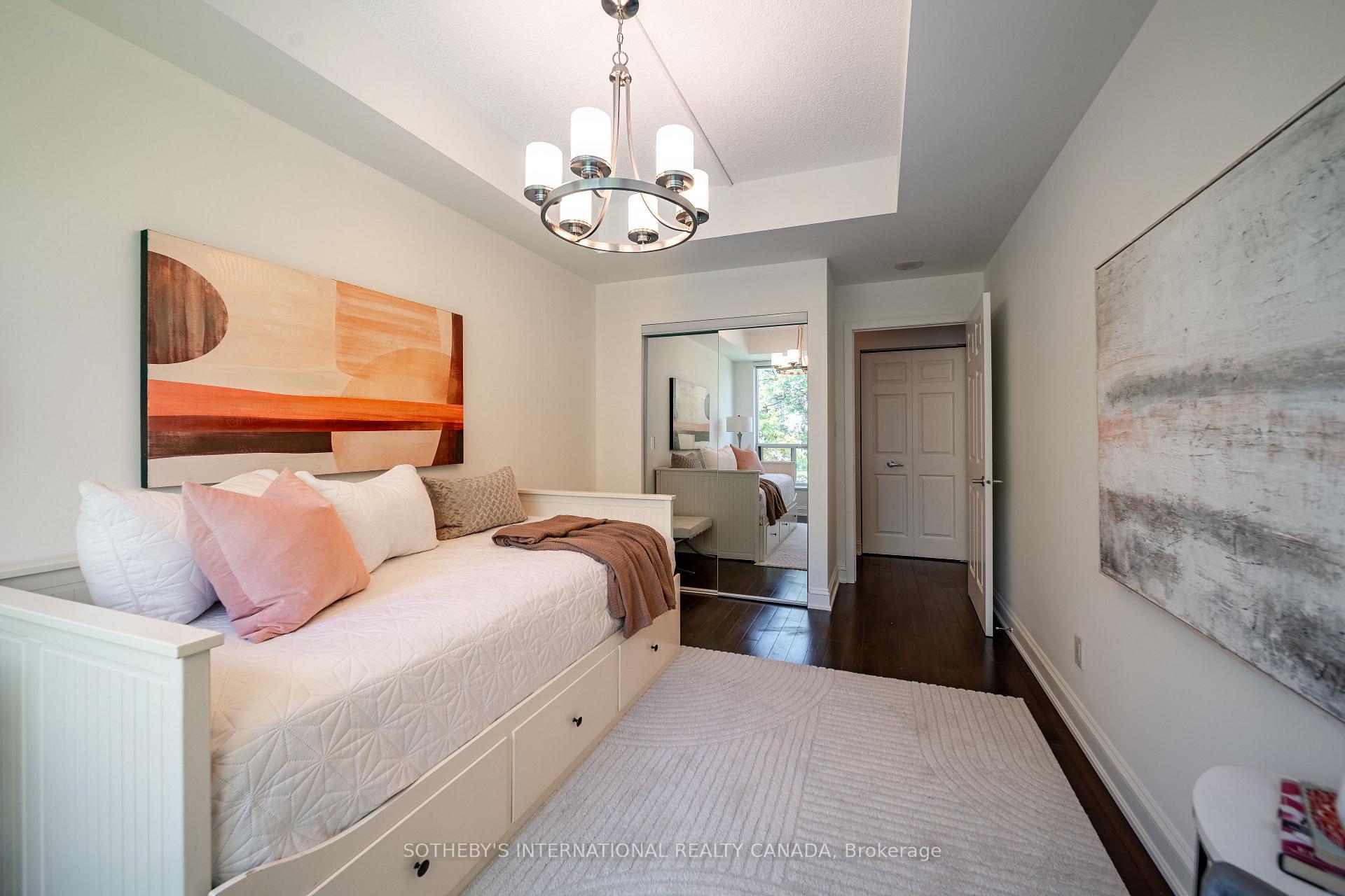 80 Palace Pier Court 302, Toronto Unit: 302