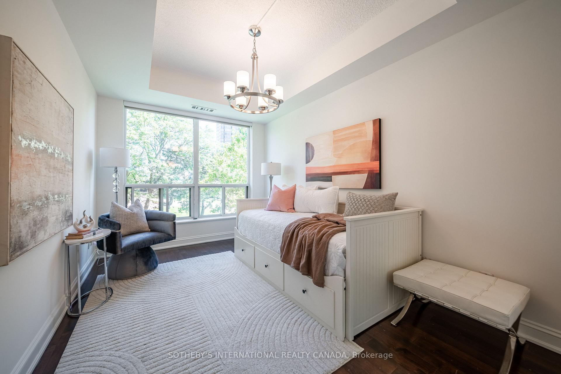 80 Palace Pier Court 302, Toronto Unit: 302