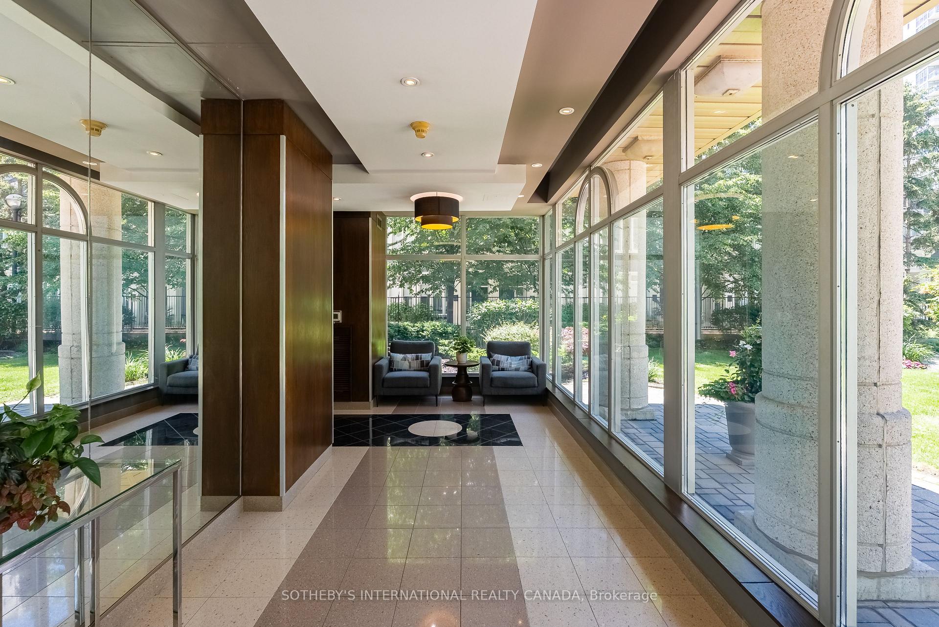 80 Palace Pier Court 302, Toronto Unit: 302