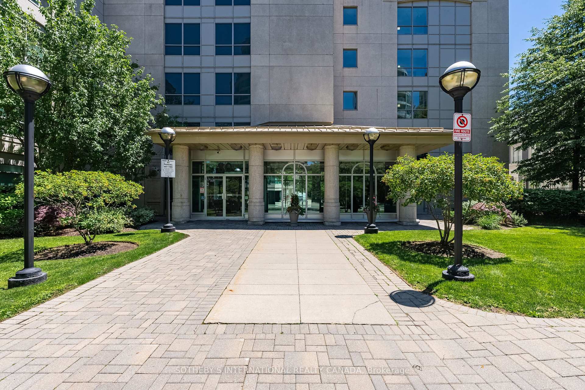 80 Palace Pier Court 302, Toronto Unit: 302