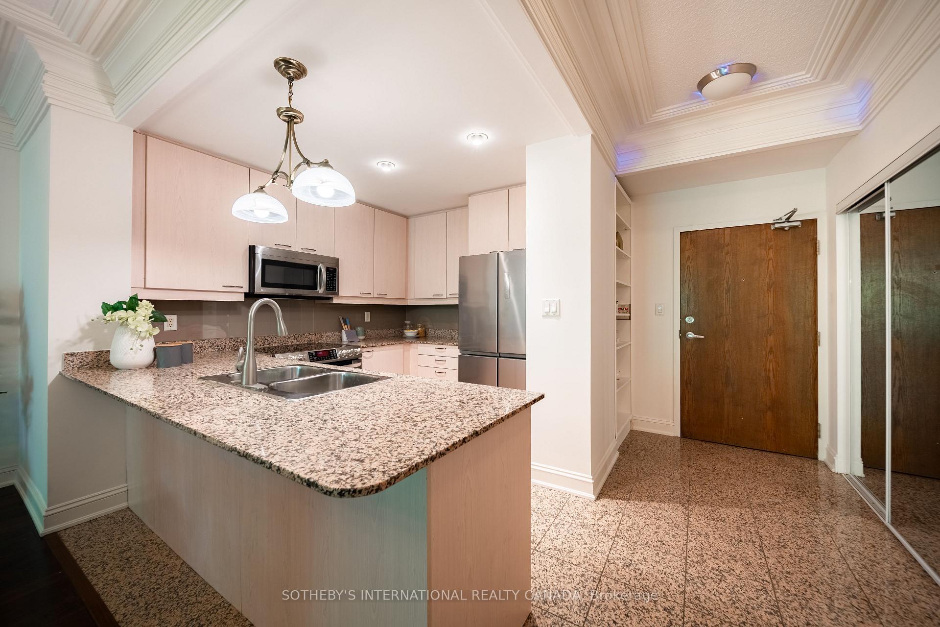 80 Palace Pier Court 302, Toronto Unit: 302