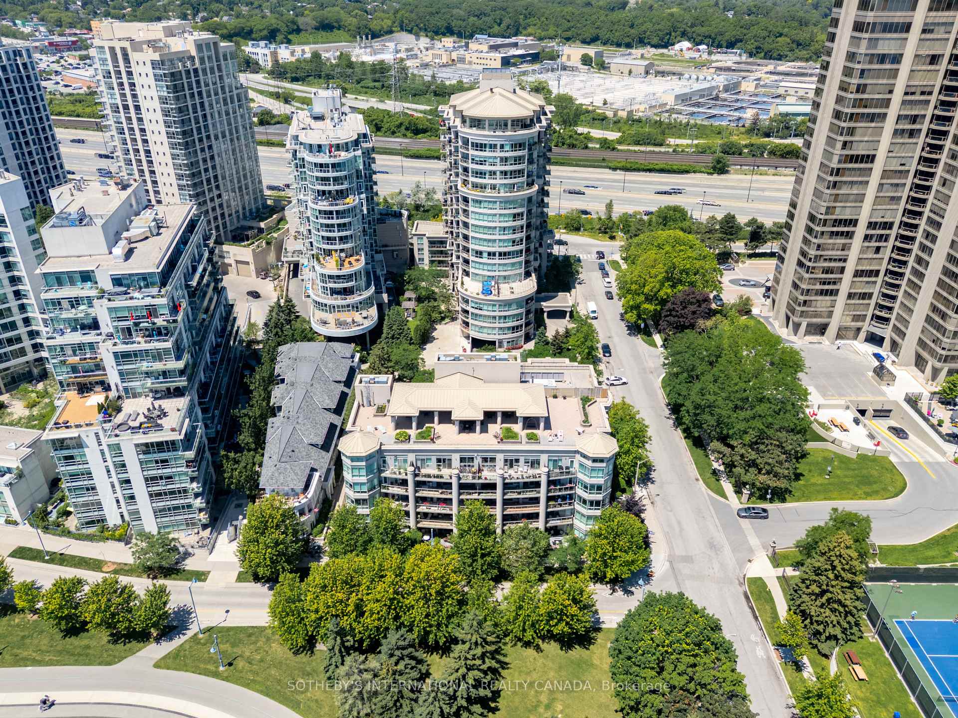 80 Palace Pier Court 302, Toronto Unit: 302