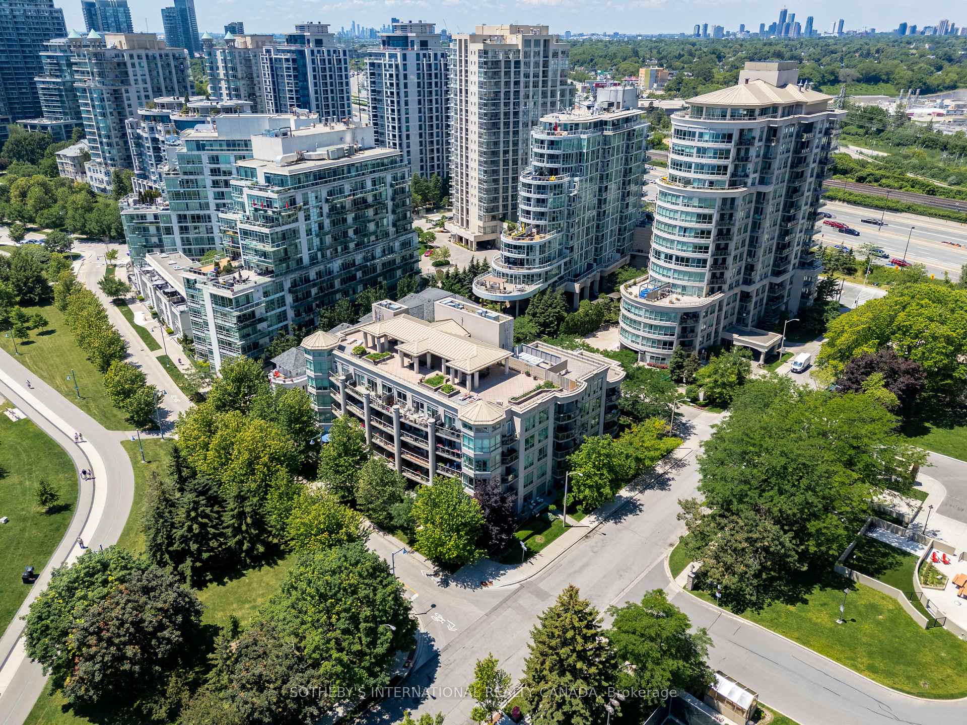 80 Palace Pier Court 302, Toronto Unit: 302