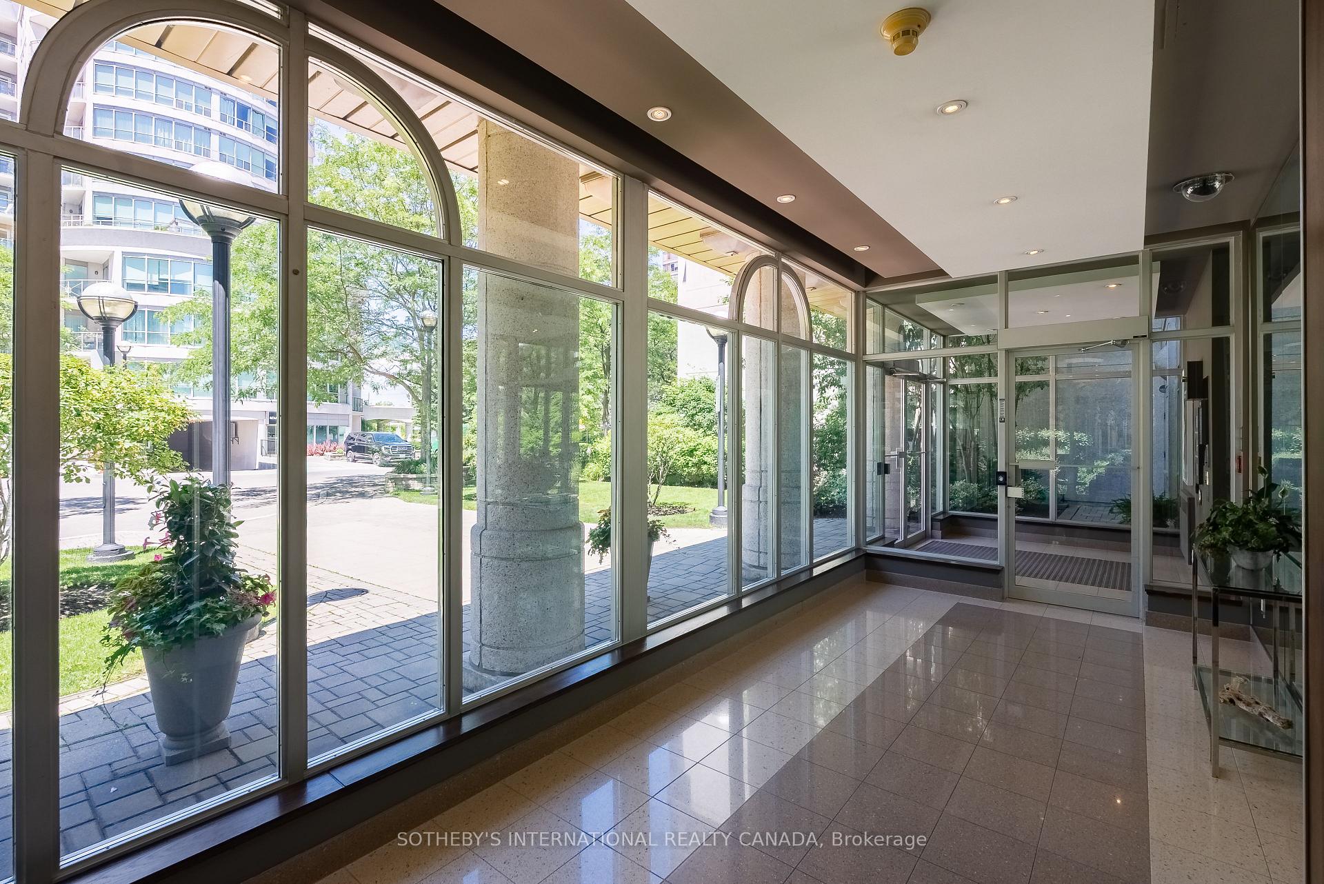 80 Palace Pier Court 302, Toronto Unit: 302
