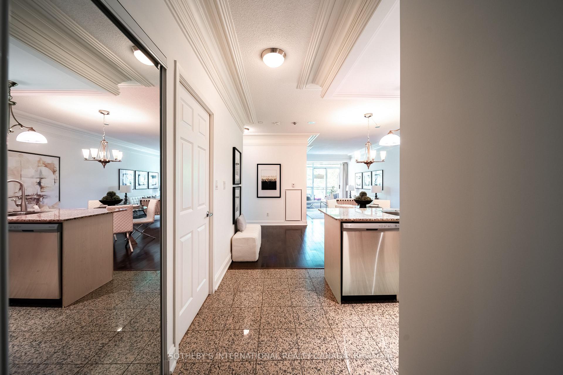 80 Palace Pier Court 302, Toronto Unit: 302