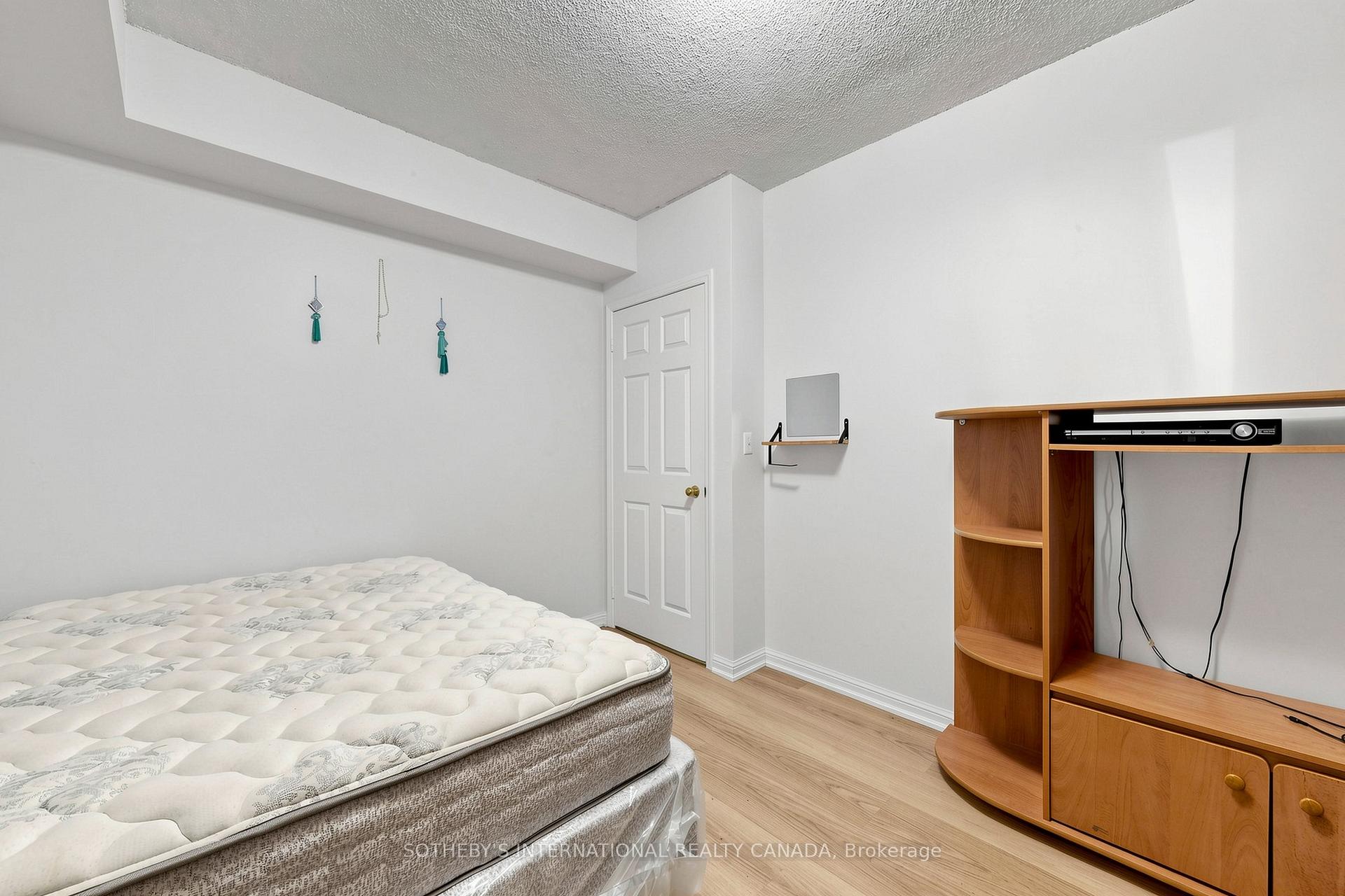 3035 Finch Avenue W 2012, Toronto Unit: 2012