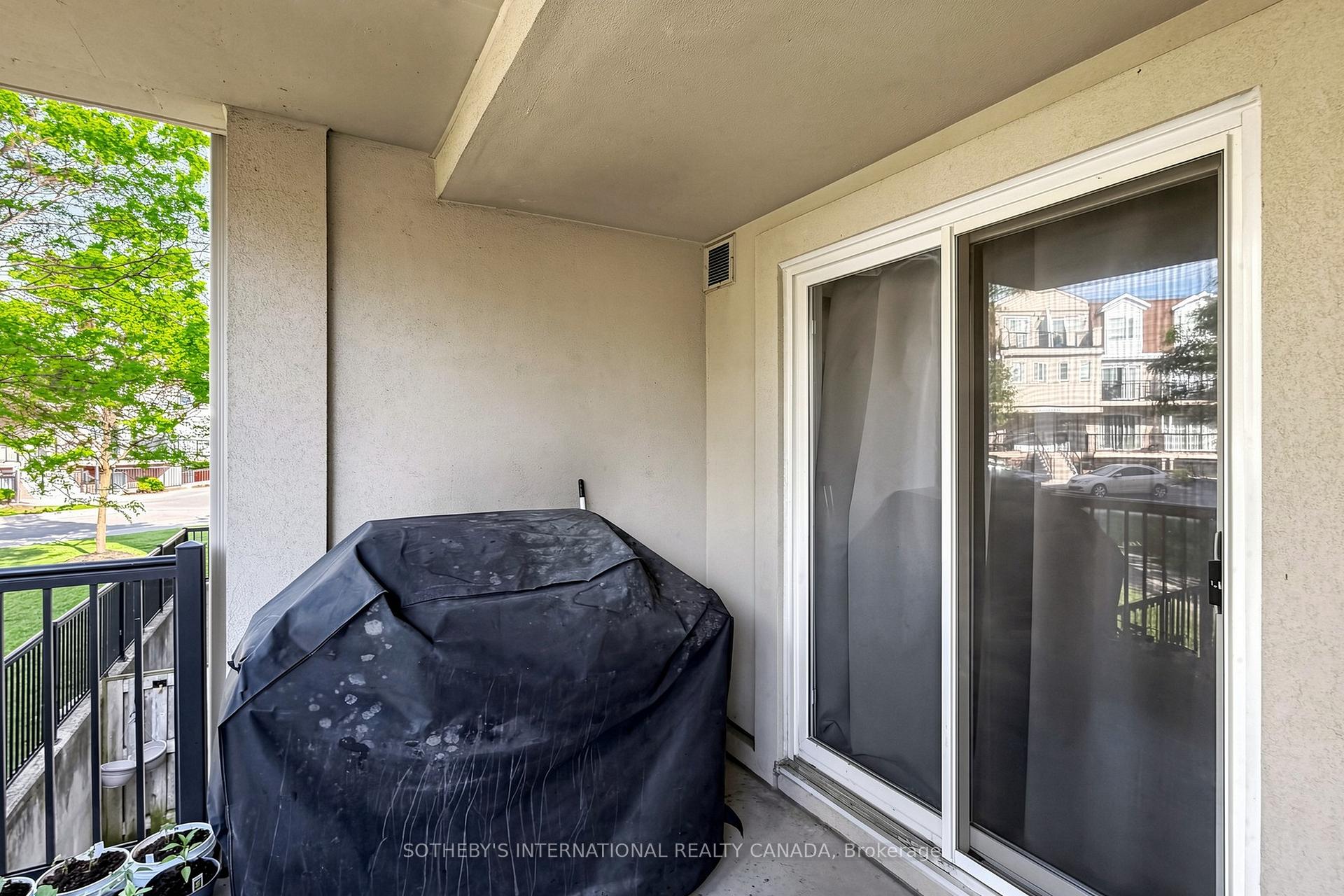 3035 Finch Avenue W 2012, Toronto Unit: 2012
