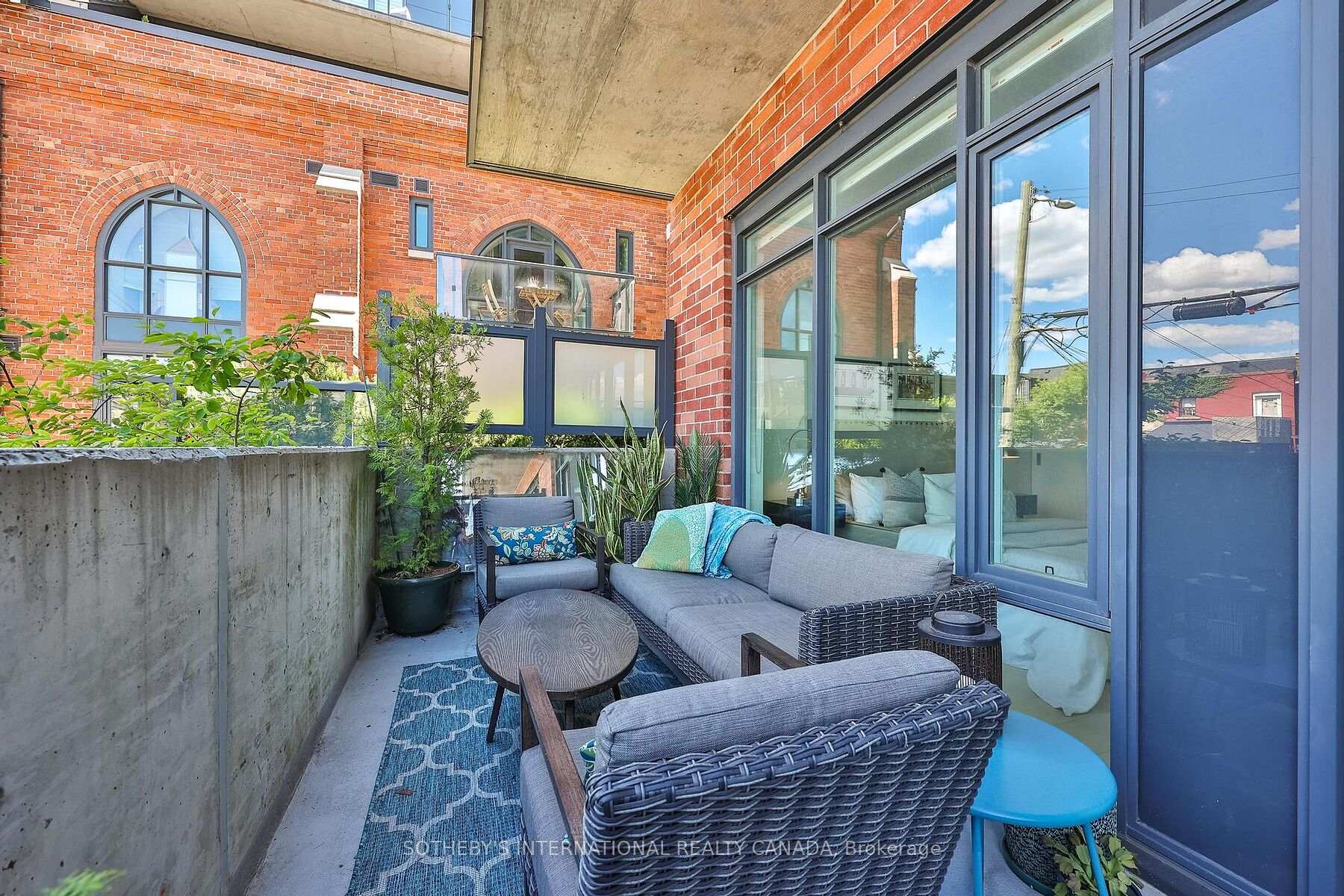 245 Perth Avenue N 104, Toronto Unit: 104