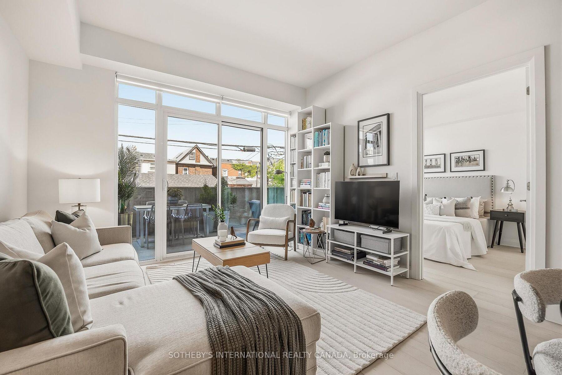 245 Perth Avenue N 104, Toronto Unit: 104