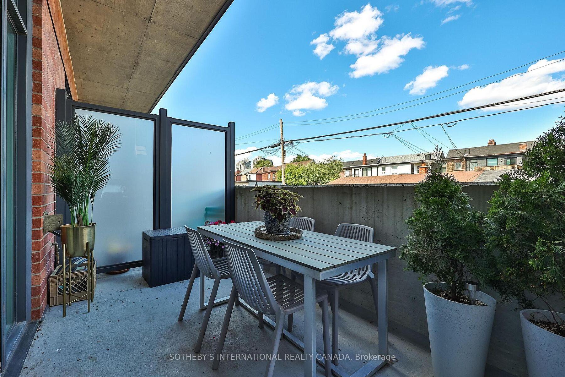 245 Perth Avenue N 104, Toronto Unit: 104