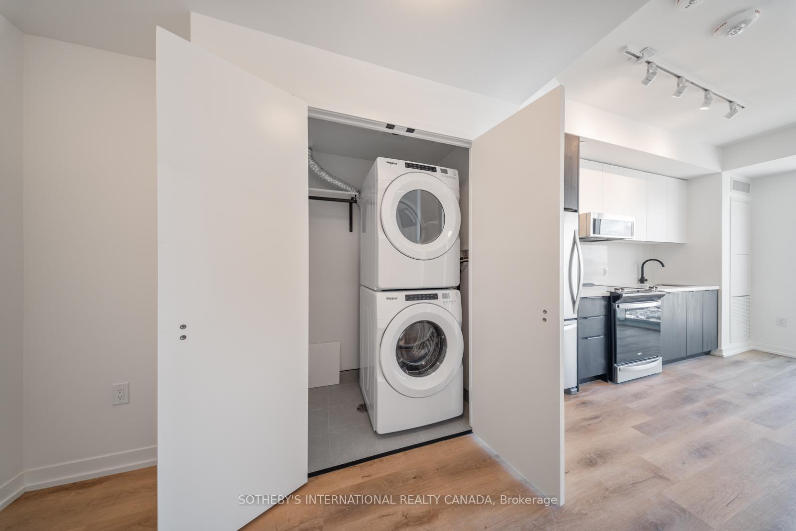 5 York Garden Way 703, Toronto Unit: 703
