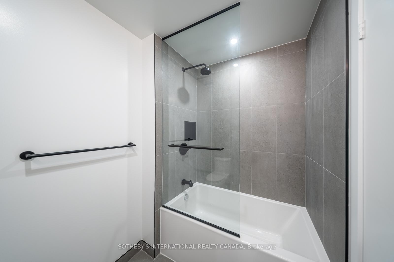 5 York Garden Way 703, Toronto Unit: 703