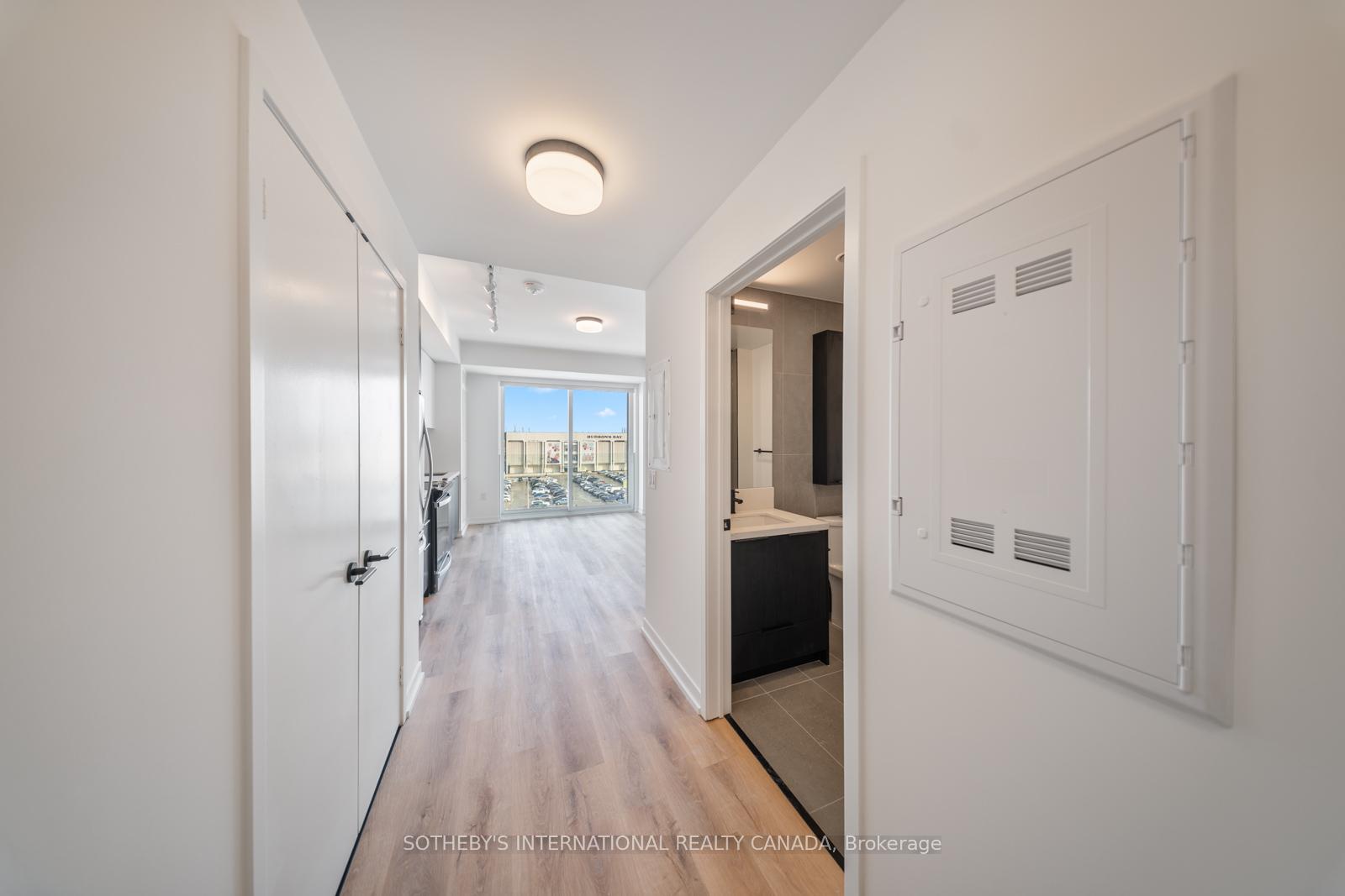 5 York Garden Way 703, Toronto Unit: 703