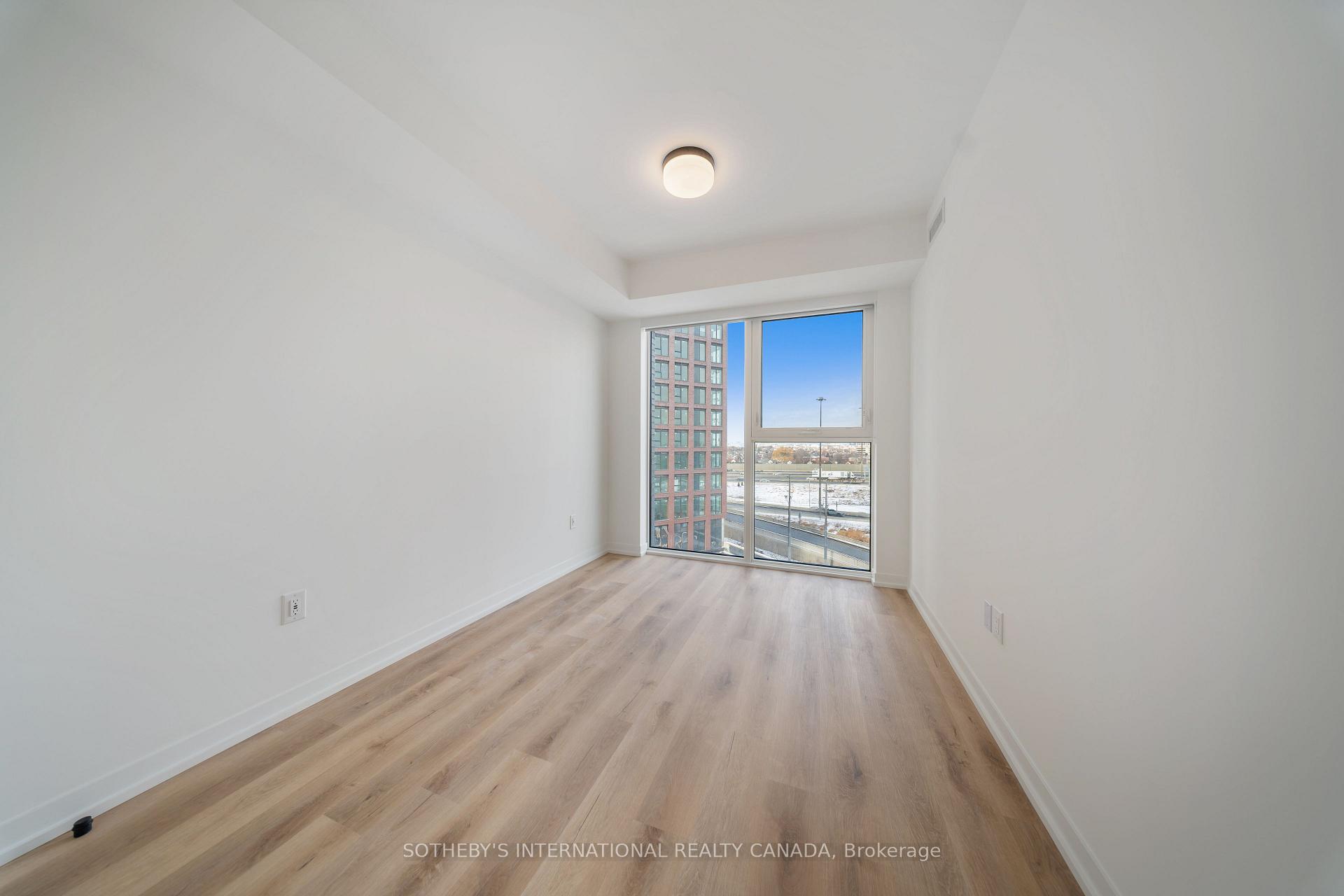 5 York Garden Way 402, Toronto Unit: 402