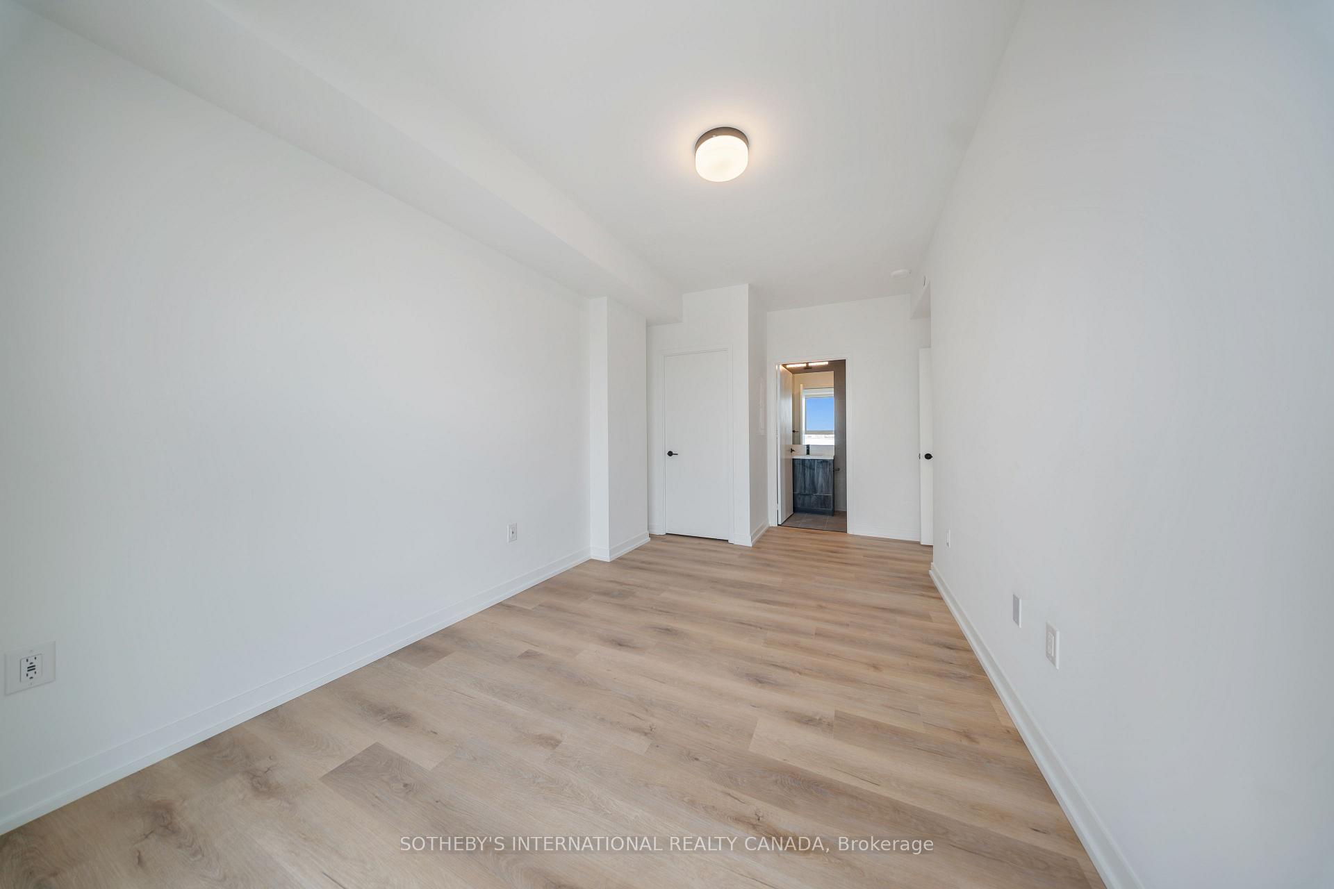 5 York Garden Way 402, Toronto Unit: 402