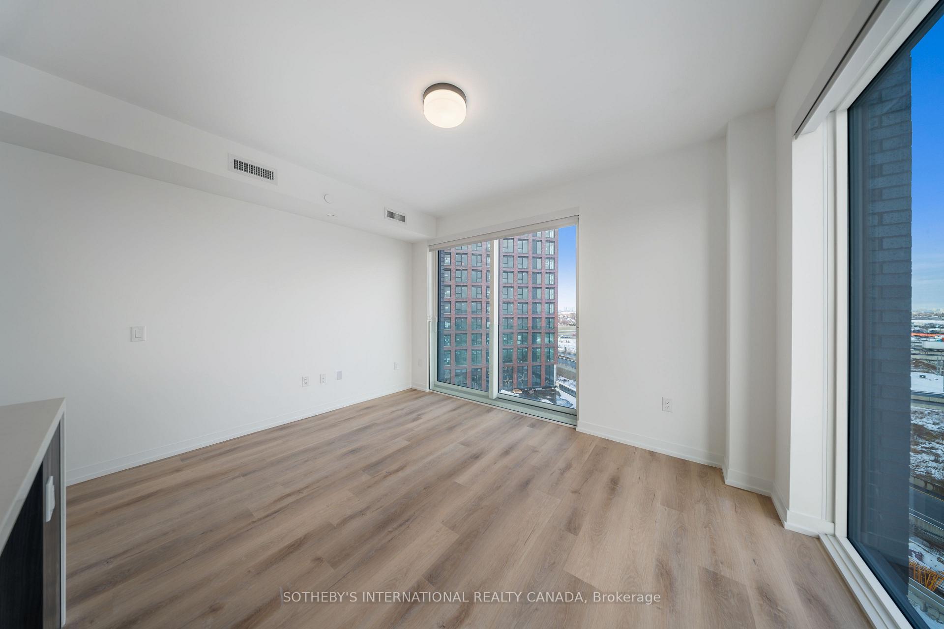 5 York Garden Way 402, Toronto Unit: 402