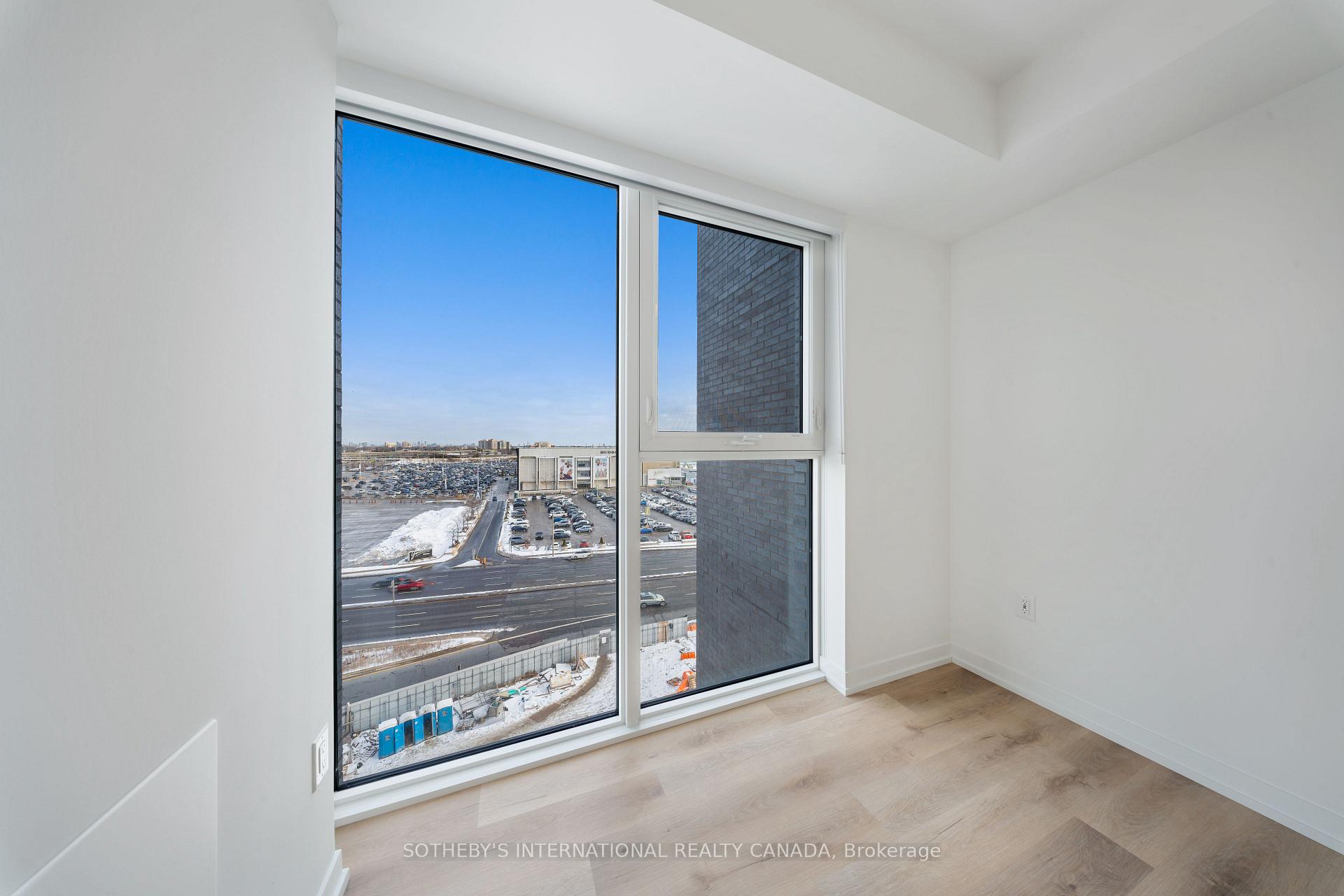5 York Garden Way 402, Toronto Unit: 402
