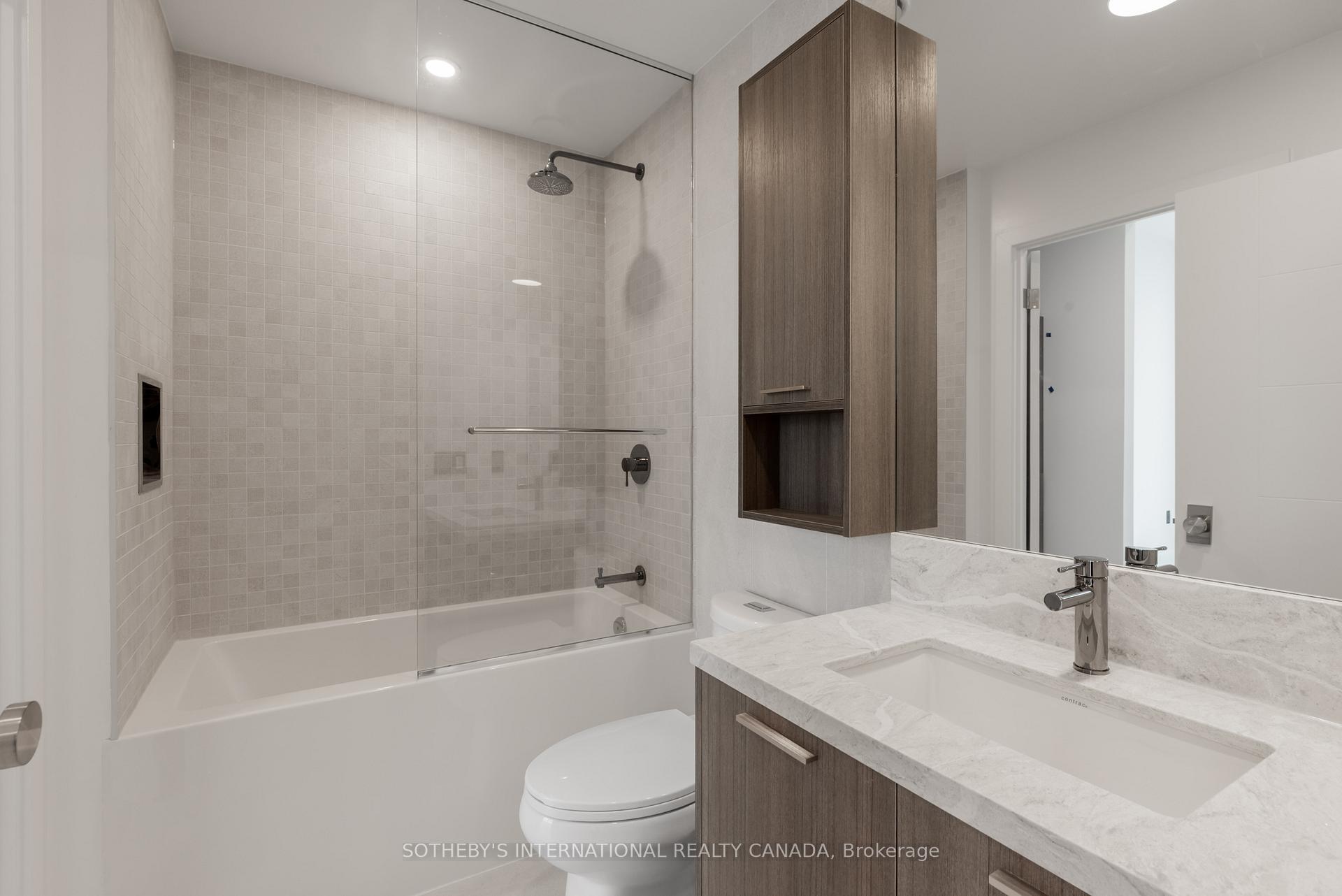 31 York Garden Way 505, Toronto Unit: 505