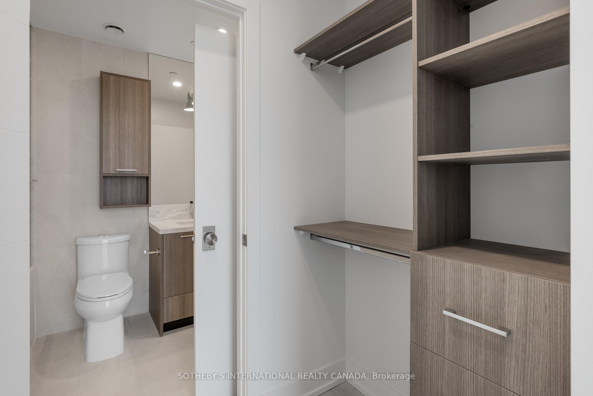31 York Garden Way 505, Toronto Unit: 505