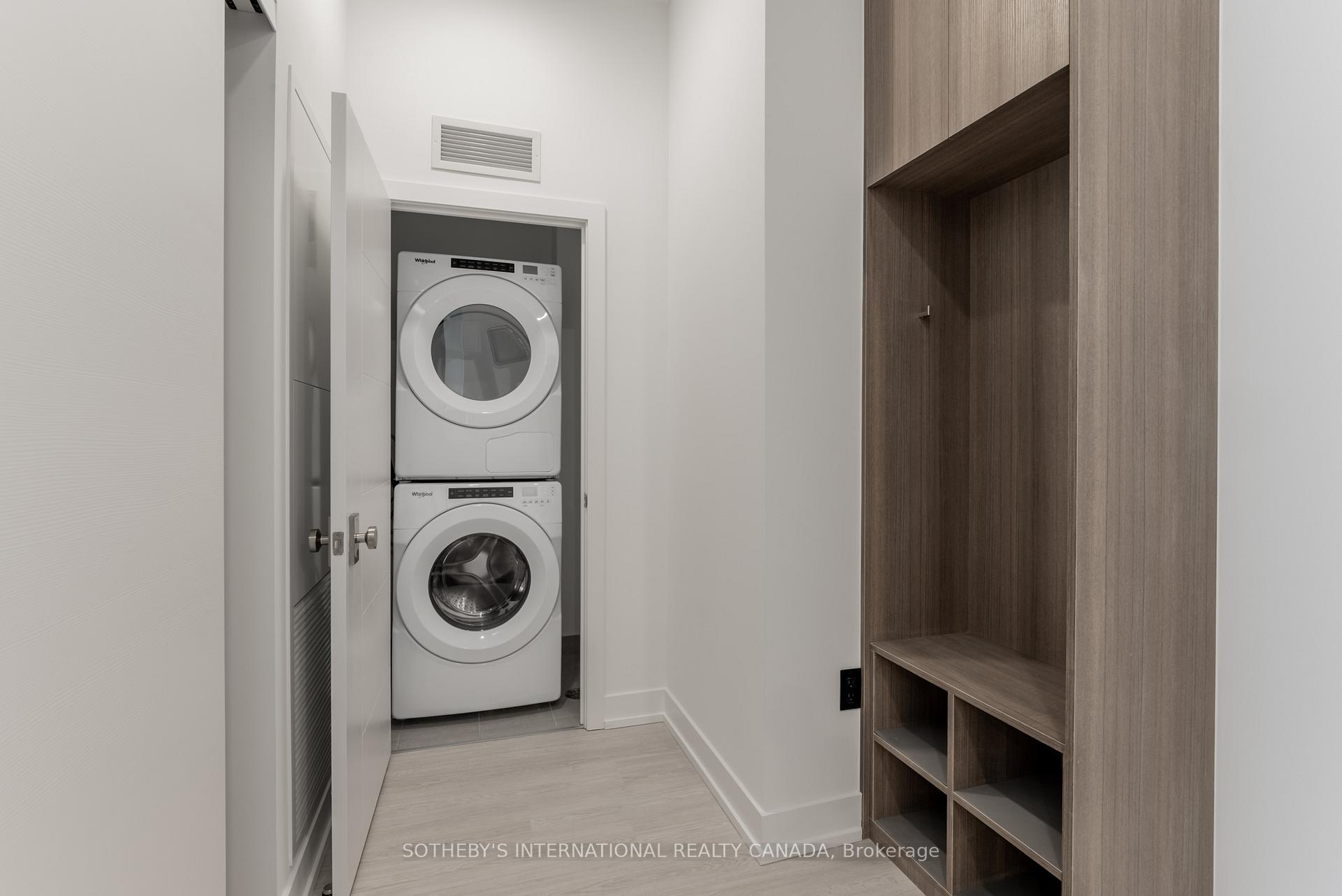 31 York Garden Way 505, Toronto Unit: 505