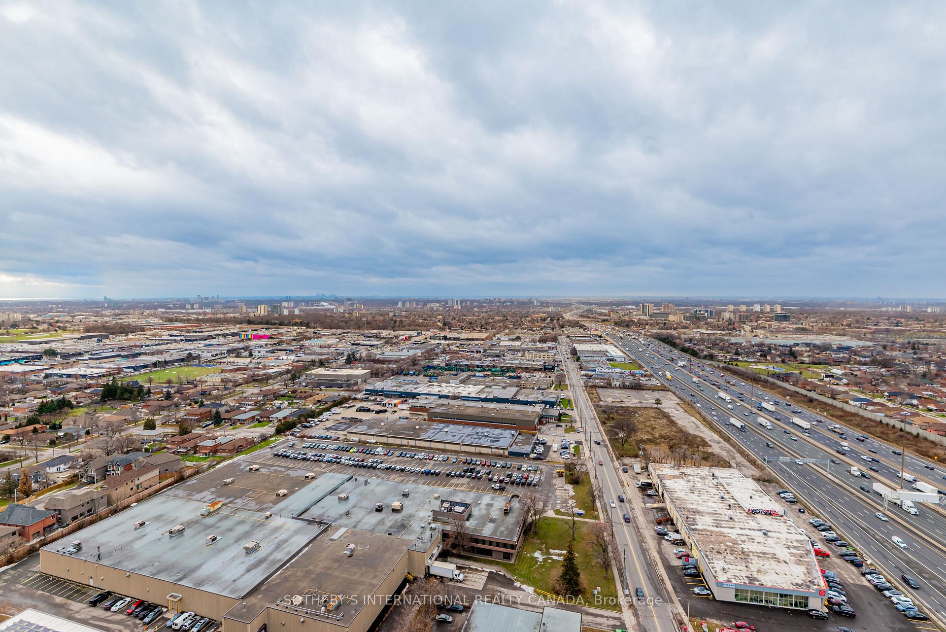 31 York Garden Way 505, Toronto Unit: 505